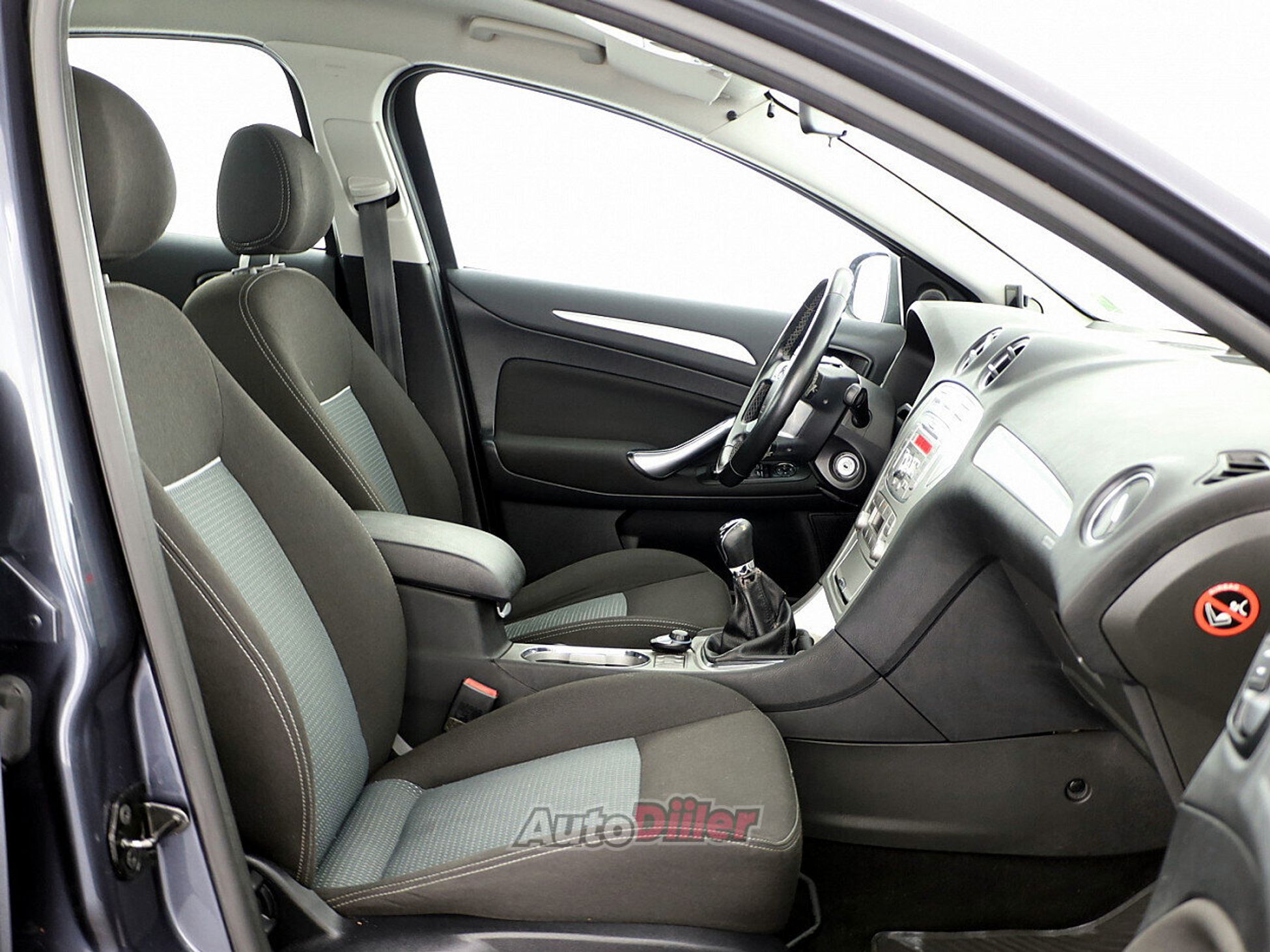 Ford Mondeo 2.0 107kW 2010, kuva 6/7