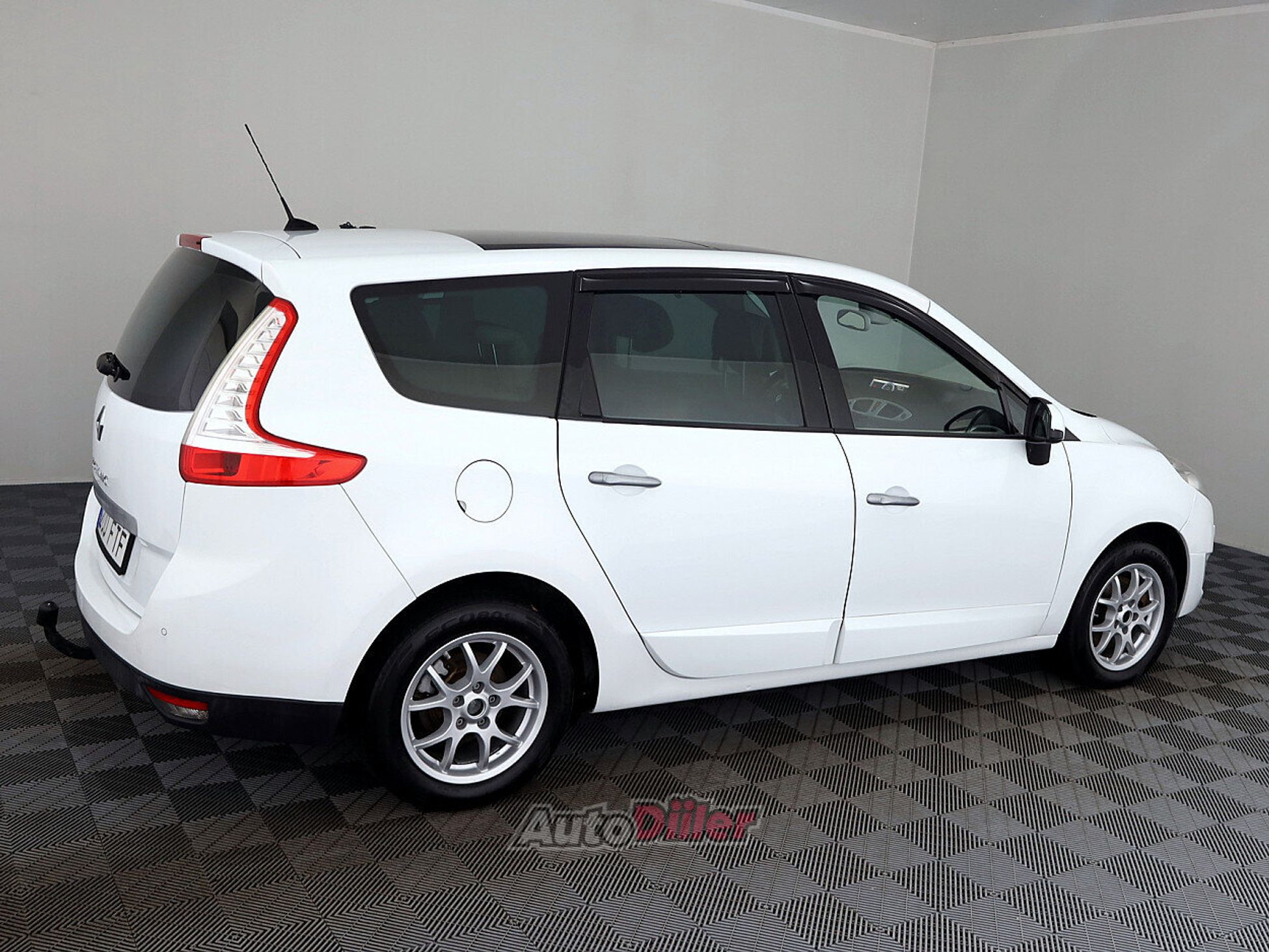 Renault Mégane 2.0 103kW 2009, kuva 3/9