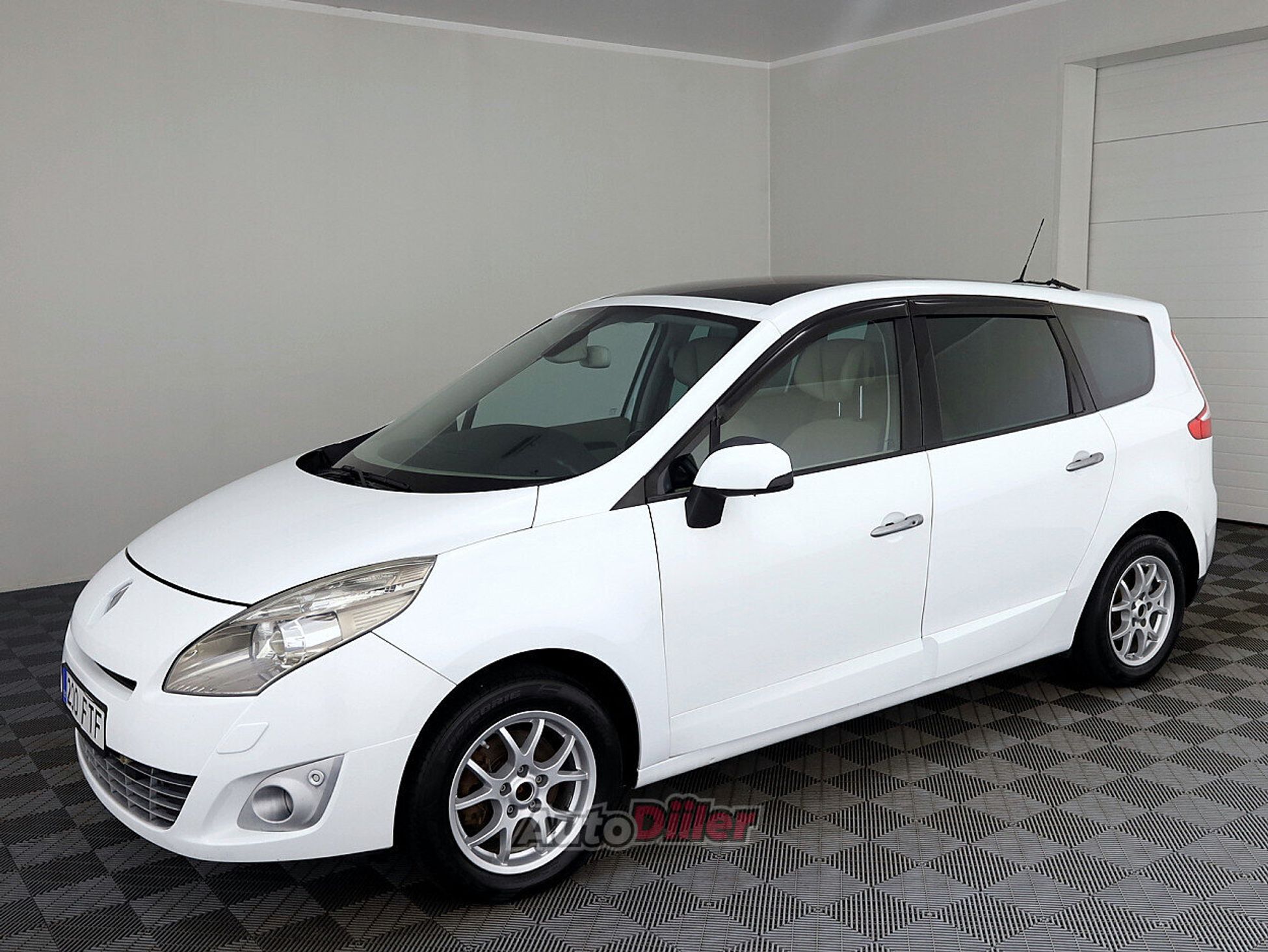 Renault Mégane 2.0 103kW 2009, kuva 2/9