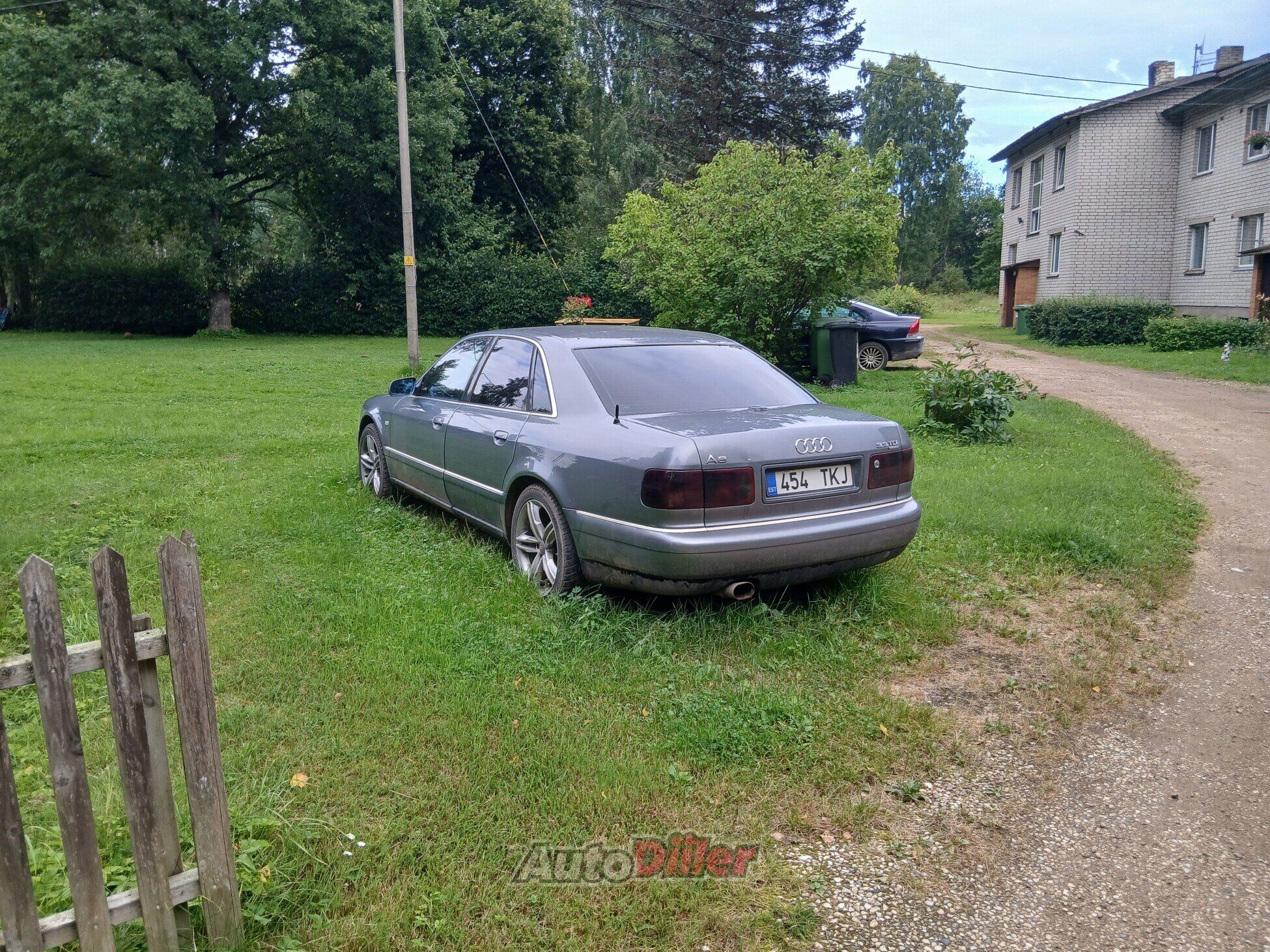 Audi A8 3.3 165kW 2000, photo 3/10