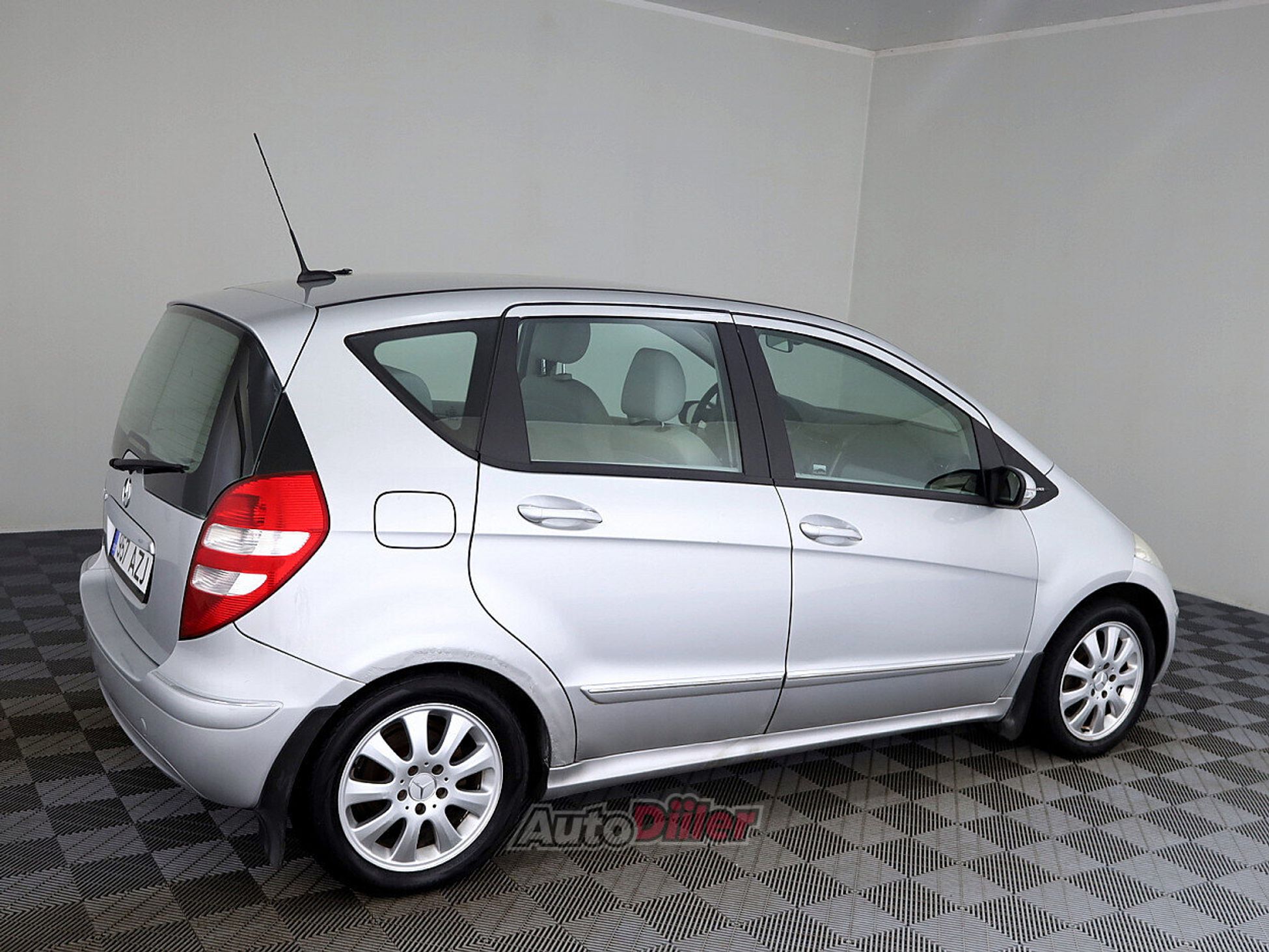 Mercedes-Benz A 170 1.7 85kW 2004, kuva 3/8