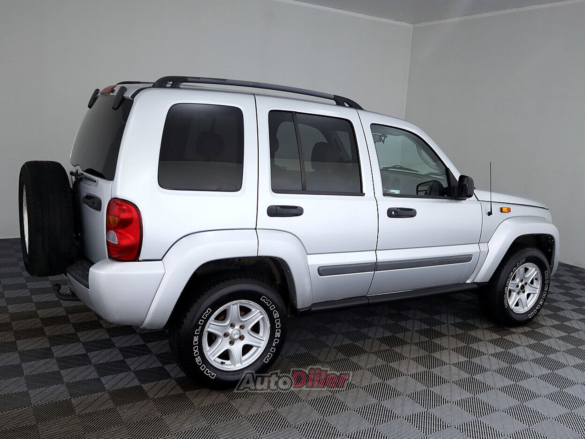 Jeep Liberty 3.7 155kW 2001, kuva 3/9