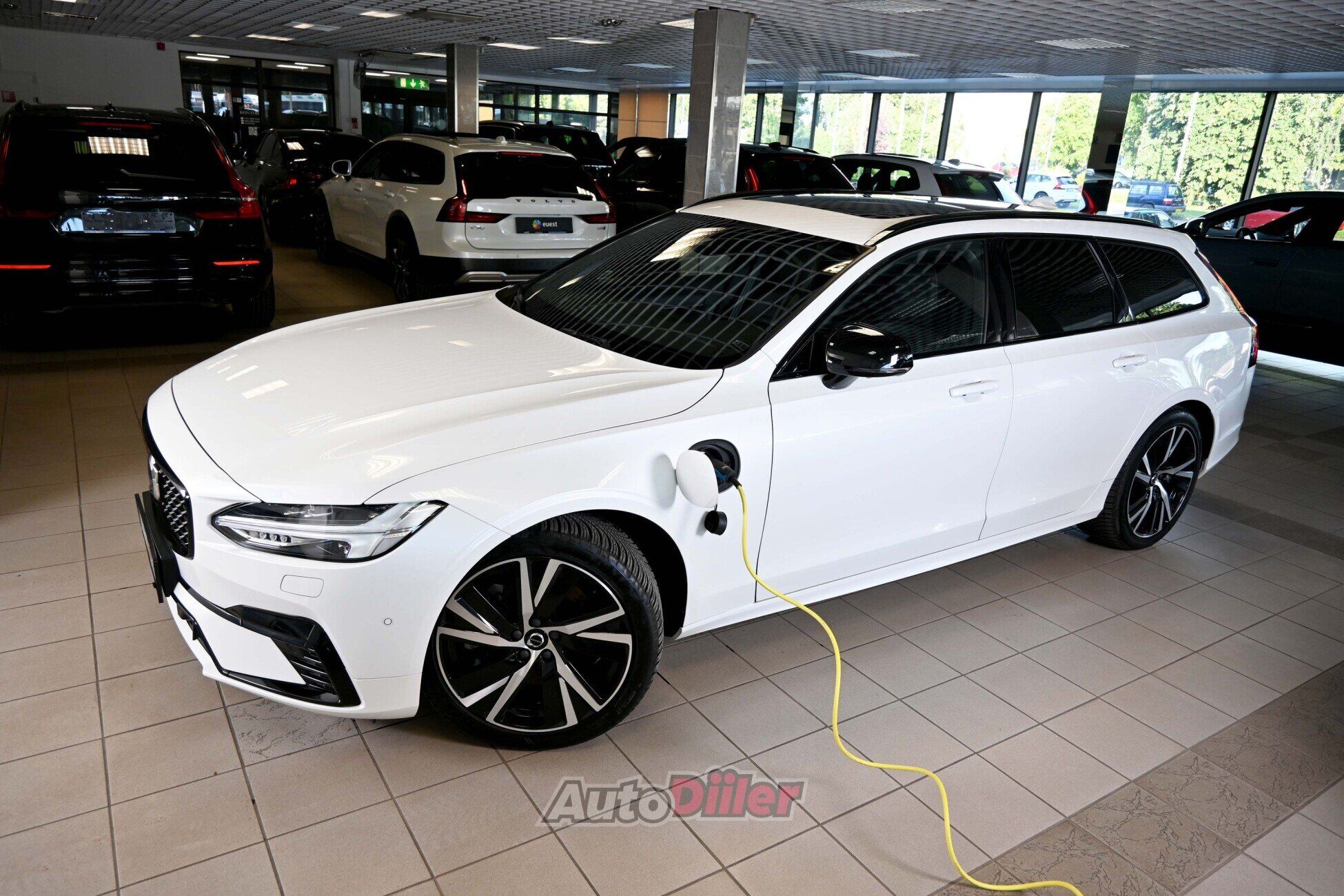 Volvo V90 2022, kuva 6/10