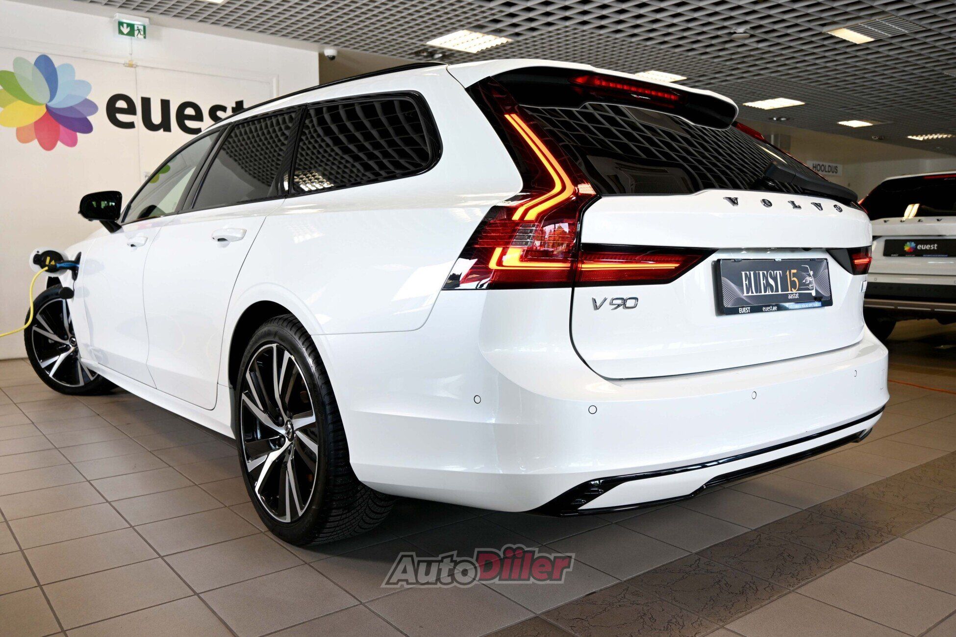 Volvo V90 2022, kuva 3/10