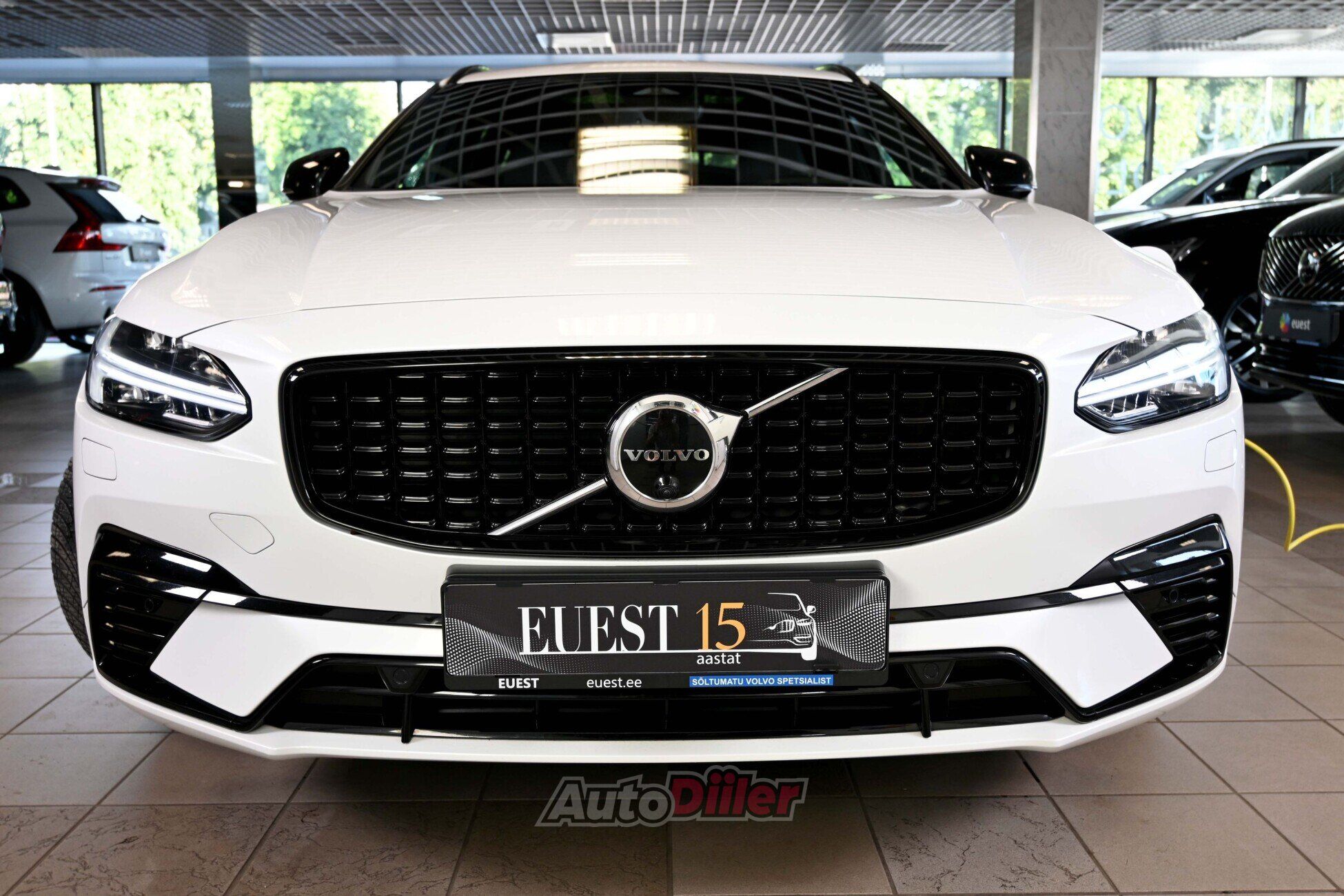 Volvo V90 2022, kuva 5/10