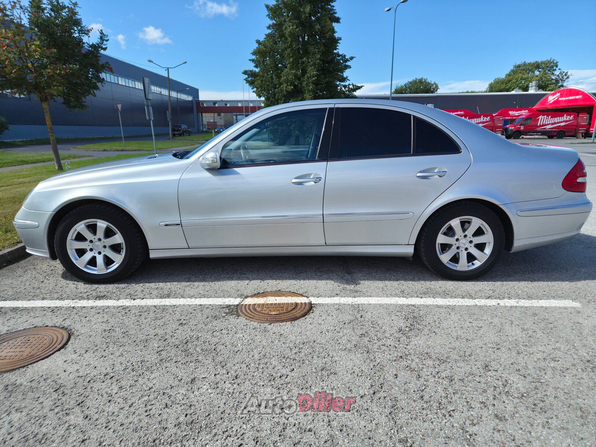 Mercedes-Benz E 320 2005, kuva 4/10