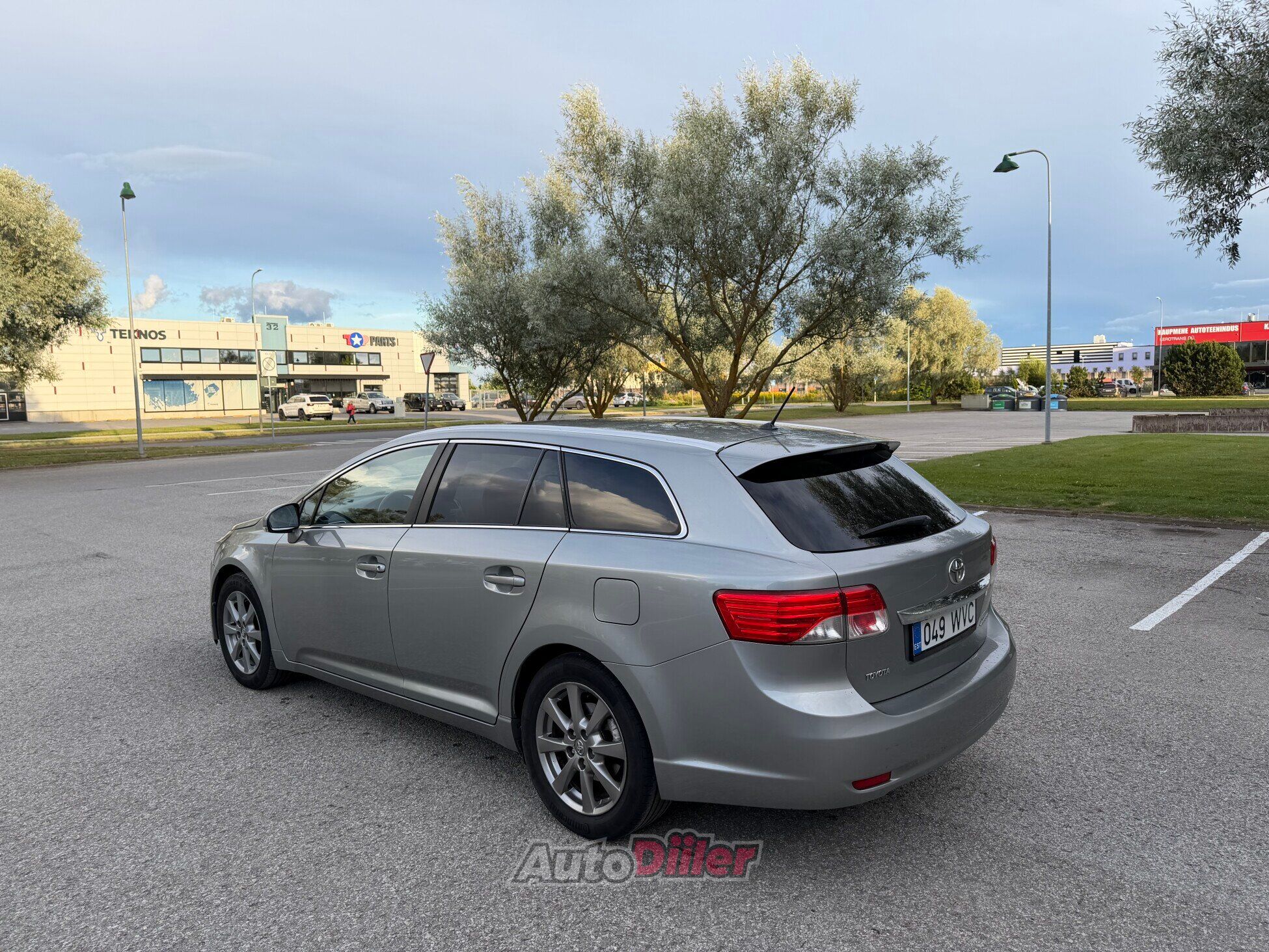 Toyota Avensis 2.0 91kW 2013, kuva 6/10