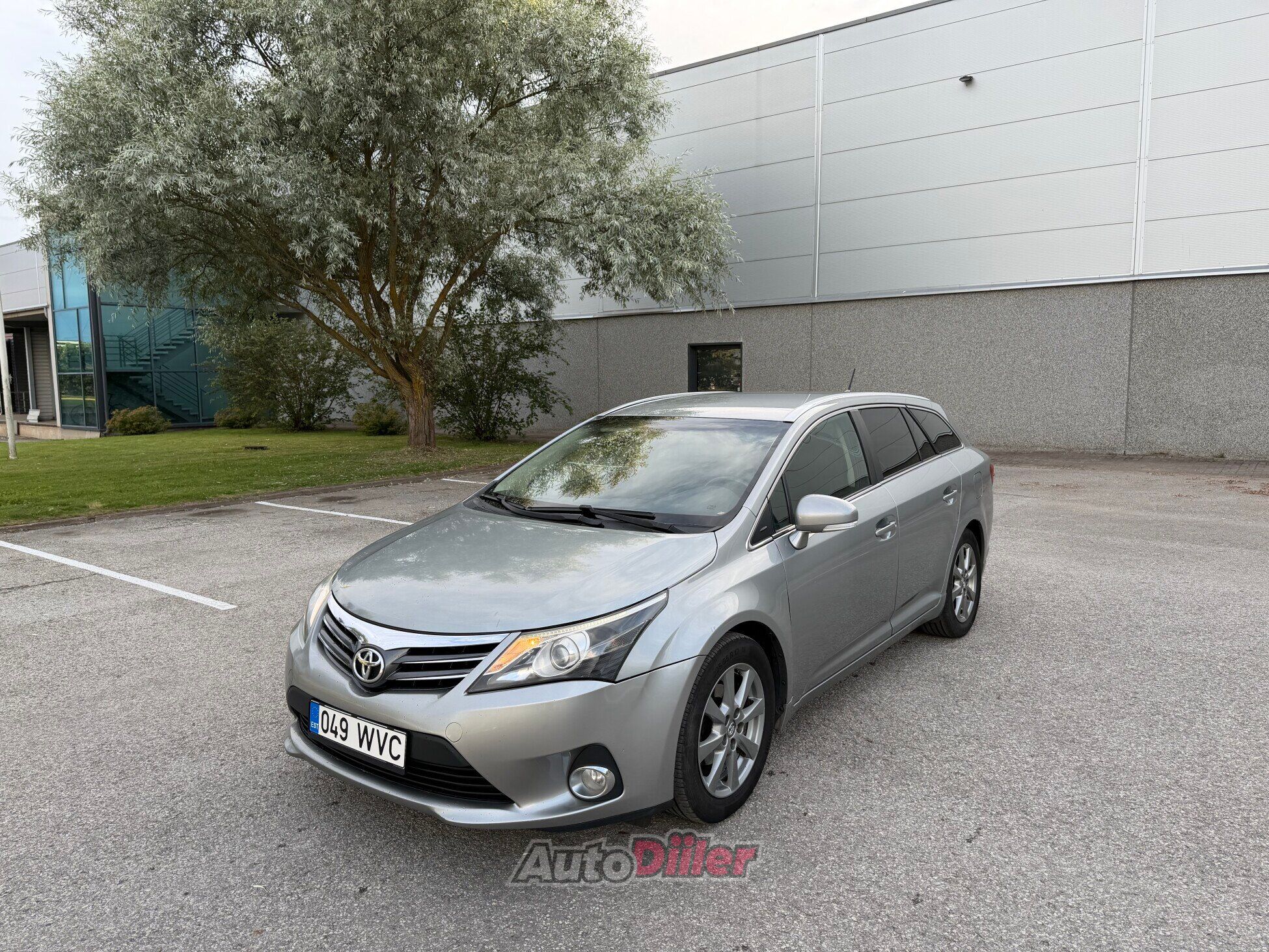 Toyota Avensis 2.0 91kW 2013, kuva 3/10