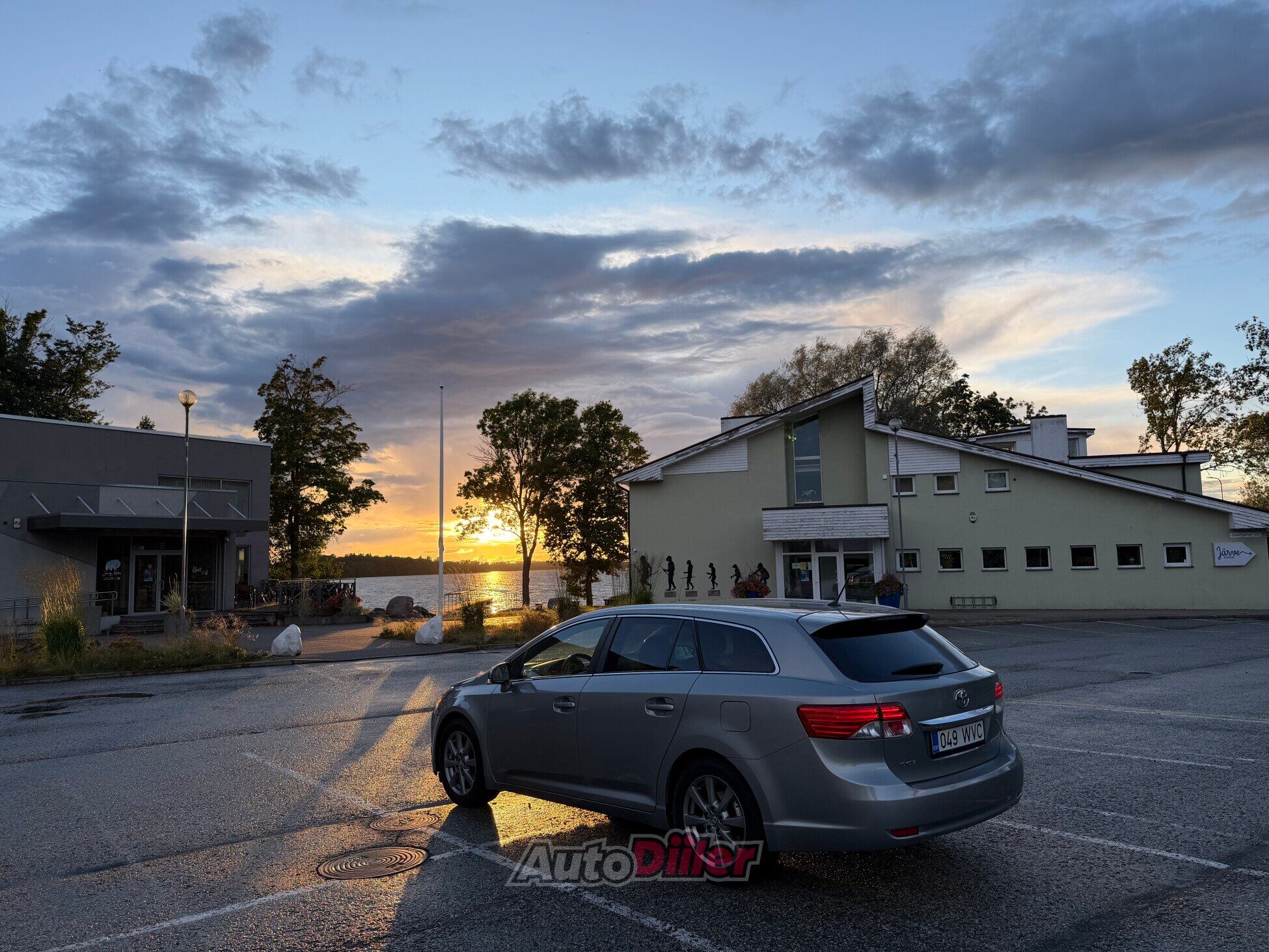 Toyota Avensis 2.0 91kW 2013, kuva 2/10
