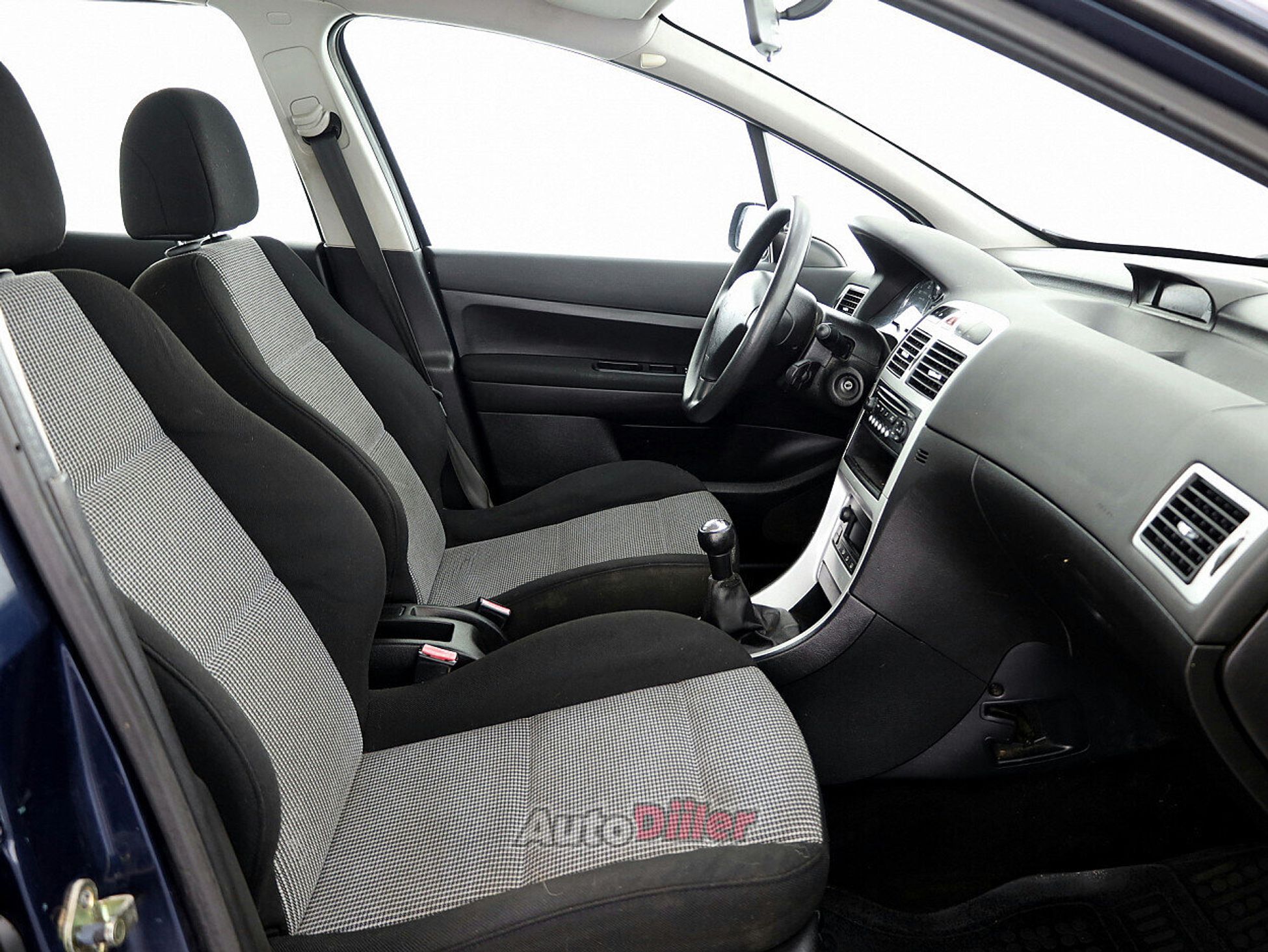 Peugeot 307 1.6 80kW 2006, kuva 6/7