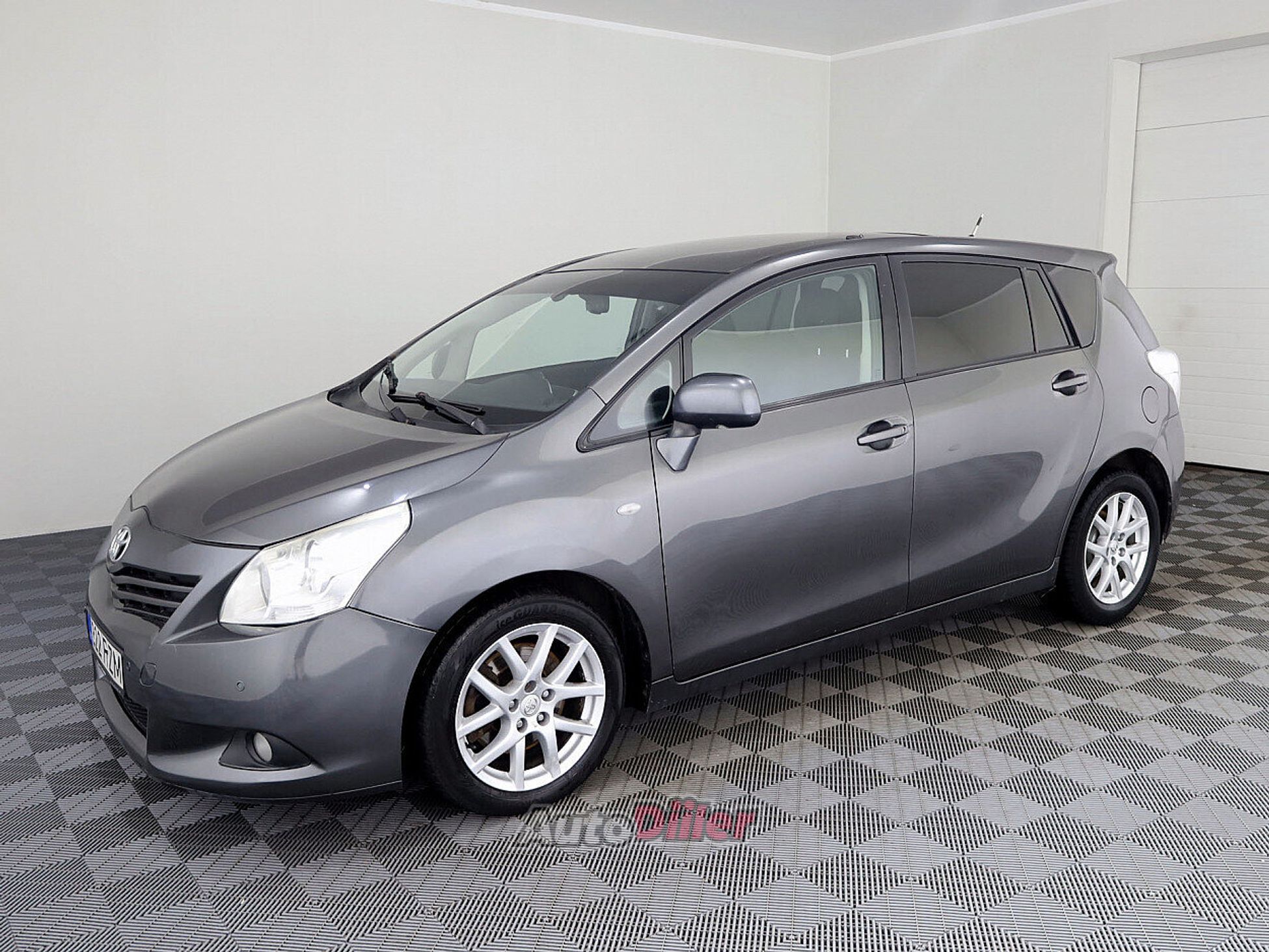 Toyota Verso 2.2 110kW 2011, kuva 2/9