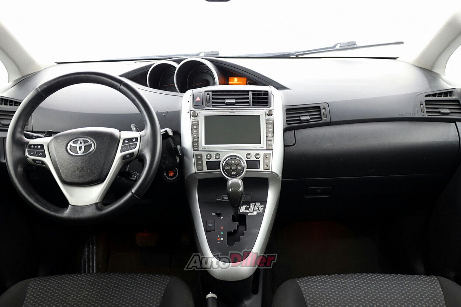 Toyota Verso 2.2 110kW 2011, kuva 5/9