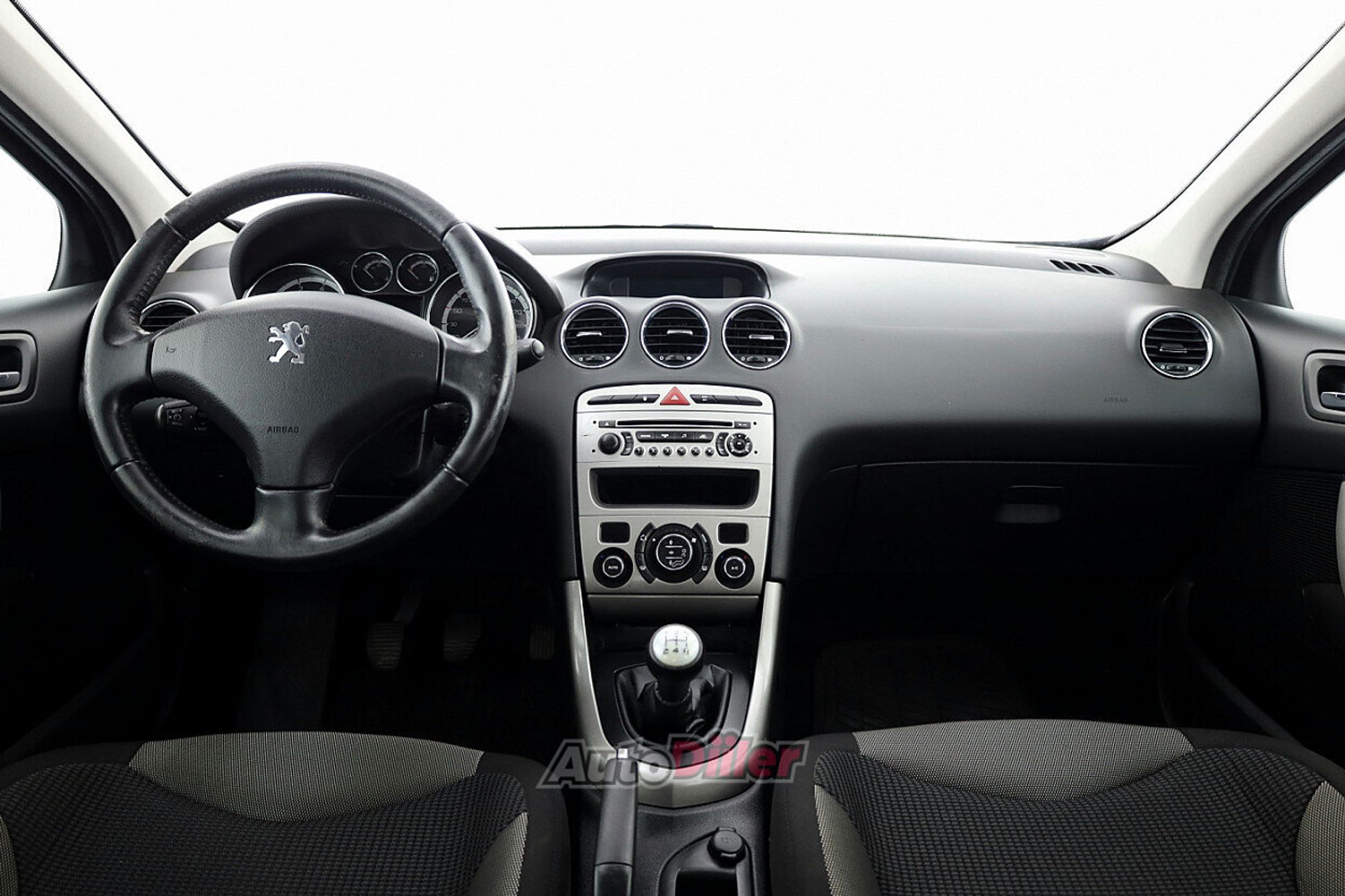 Peugeot 308 1.6 88kW 2010, kuva 5/7