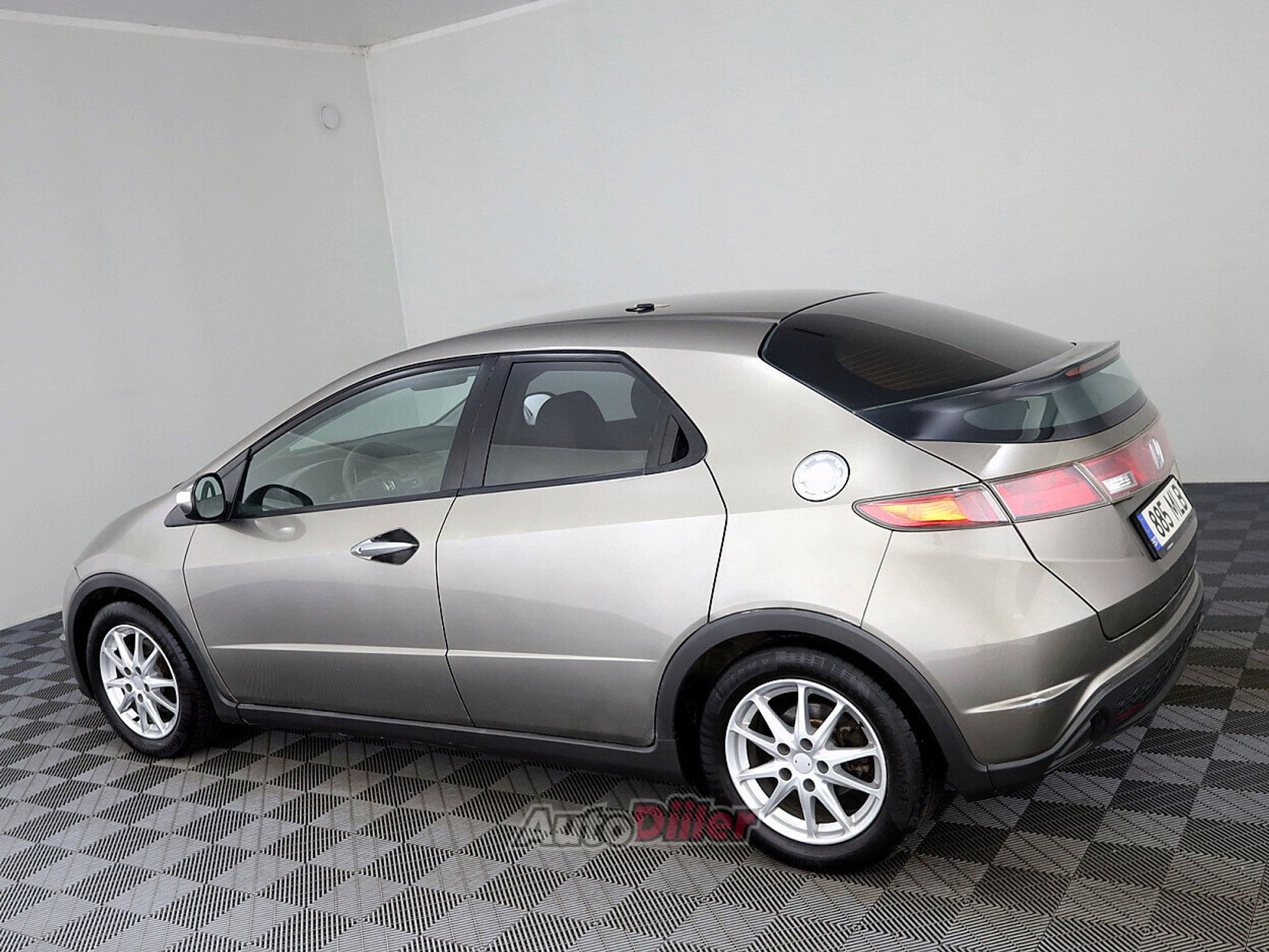 Honda Civic 1.3 61kW 2008, kuva 4/7