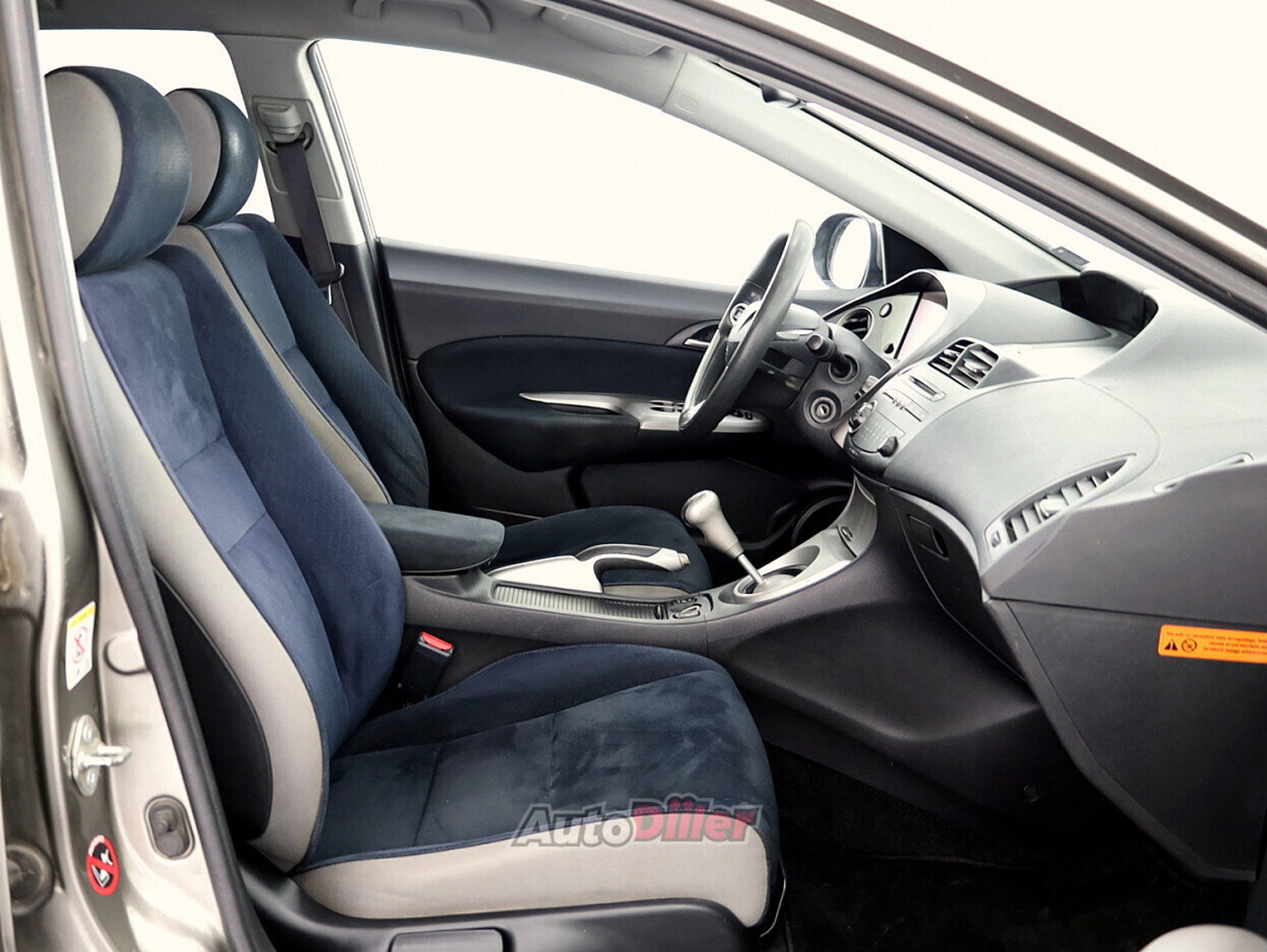 Honda Civic 1.3 61kW 2008, kuva 6/7