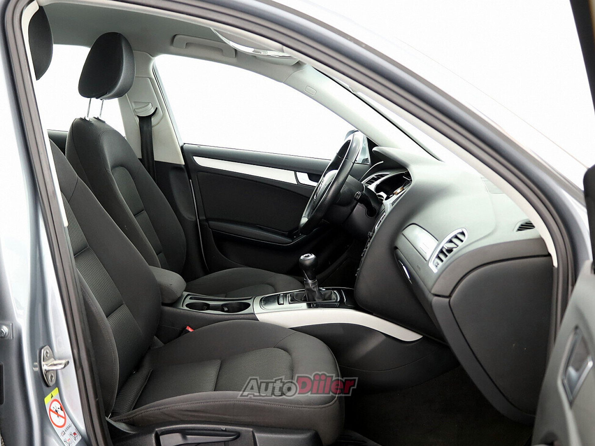 Audi A4 2.0 125kW 2010, kuva 6/7
