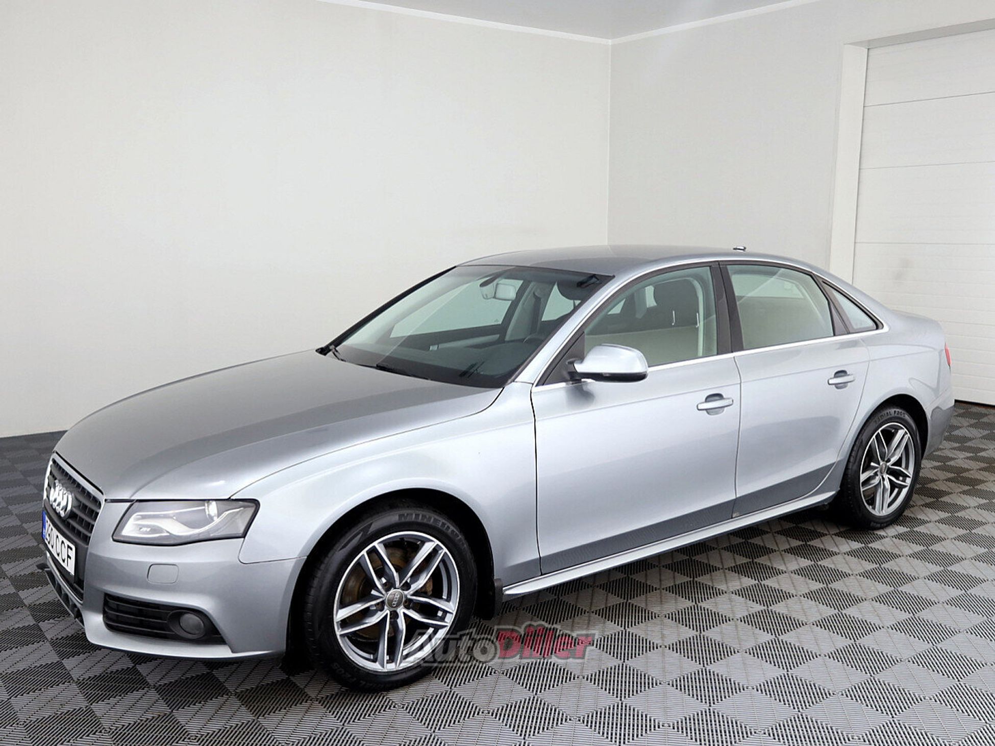 Audi A4 2.0 125kW 2010, kuva 2/7