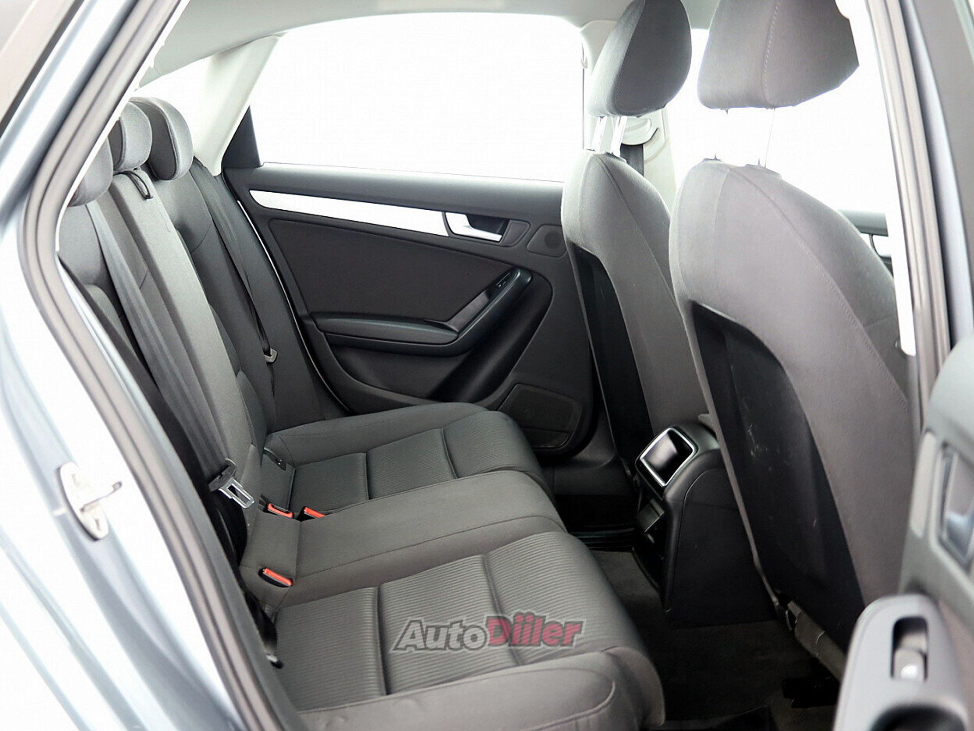 Audi A4 2.0 125kW 2010, kuva 7/7
