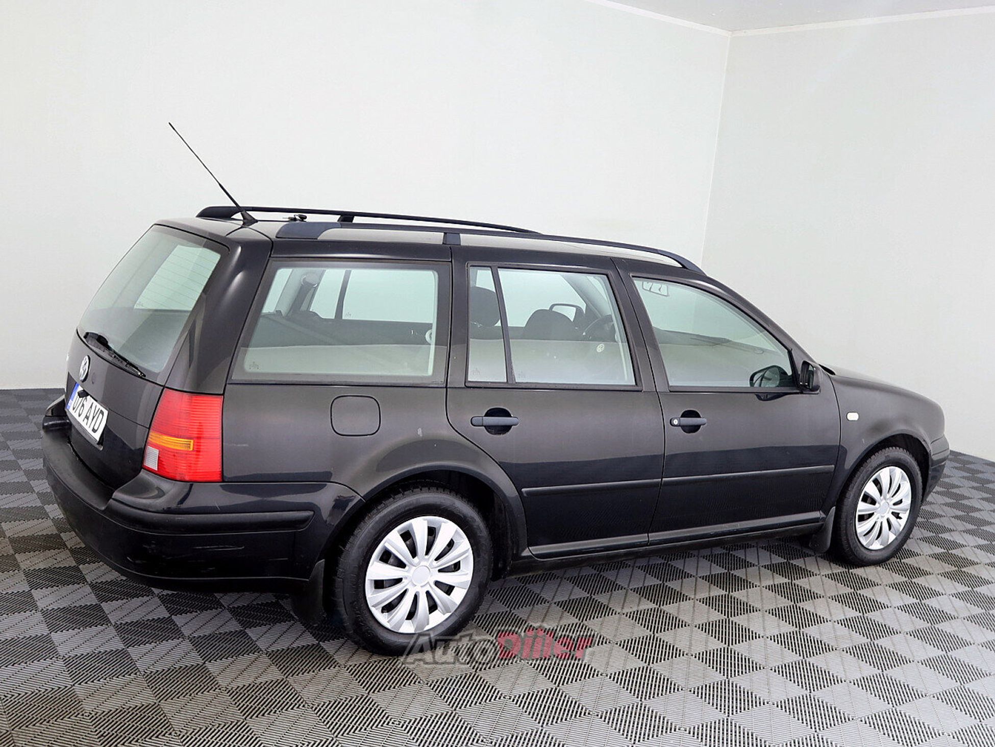 Volkswagen Golf 1.6 74kW 1999, kuva 3/7
