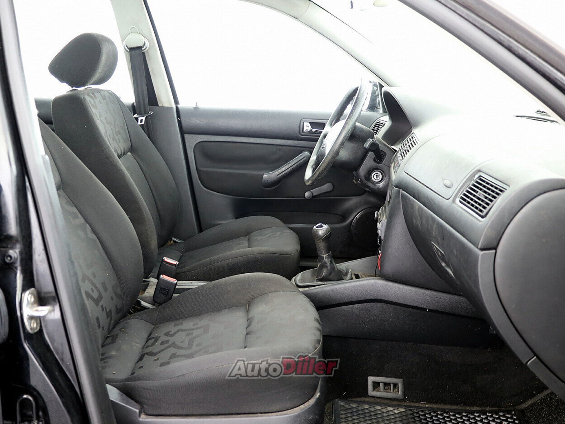 Volkswagen Golf 1.6 74kW 1999, kuva 6/7