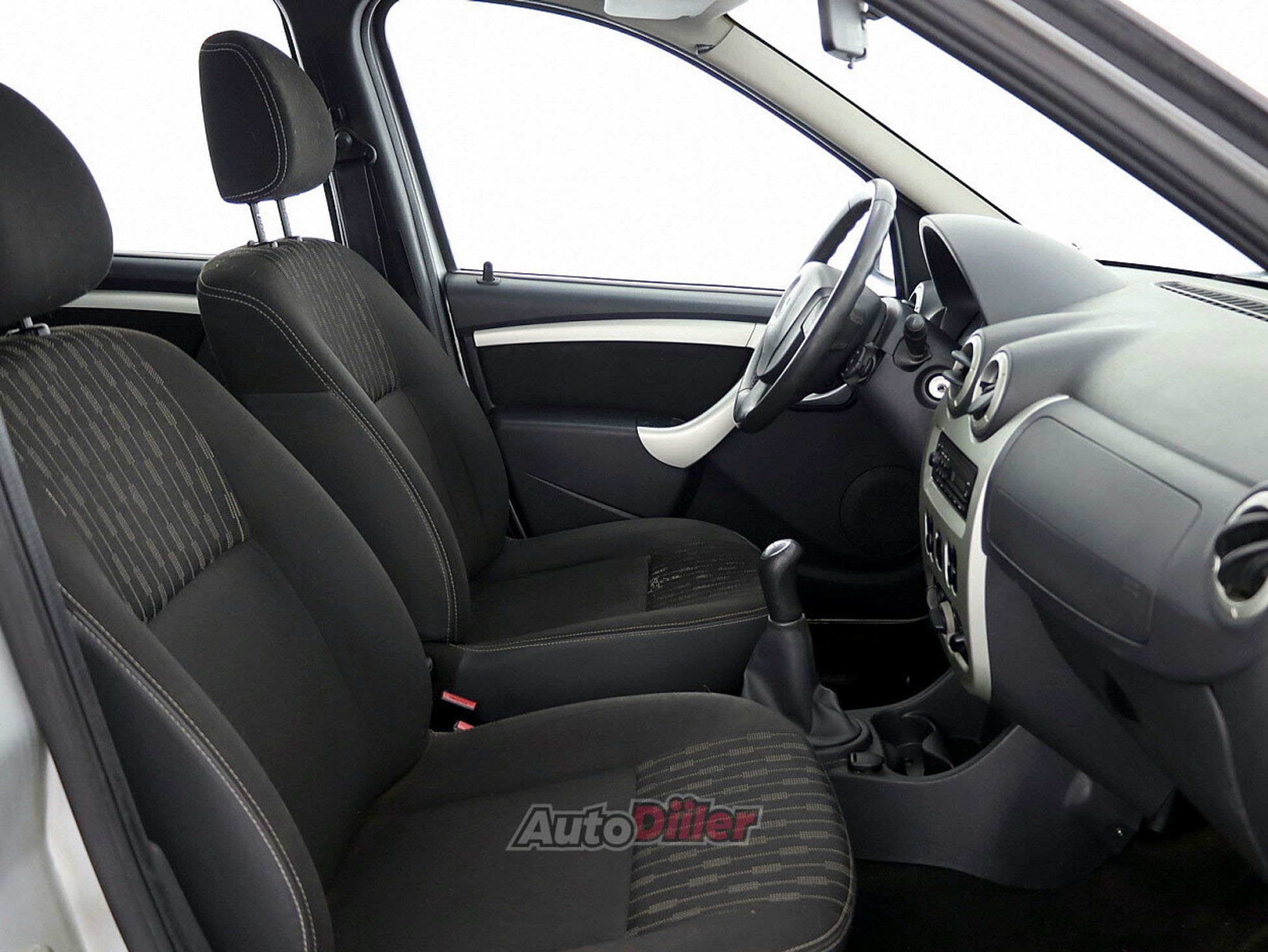 Dacia Logan 1.6 77kW 2012, kuva 6/8