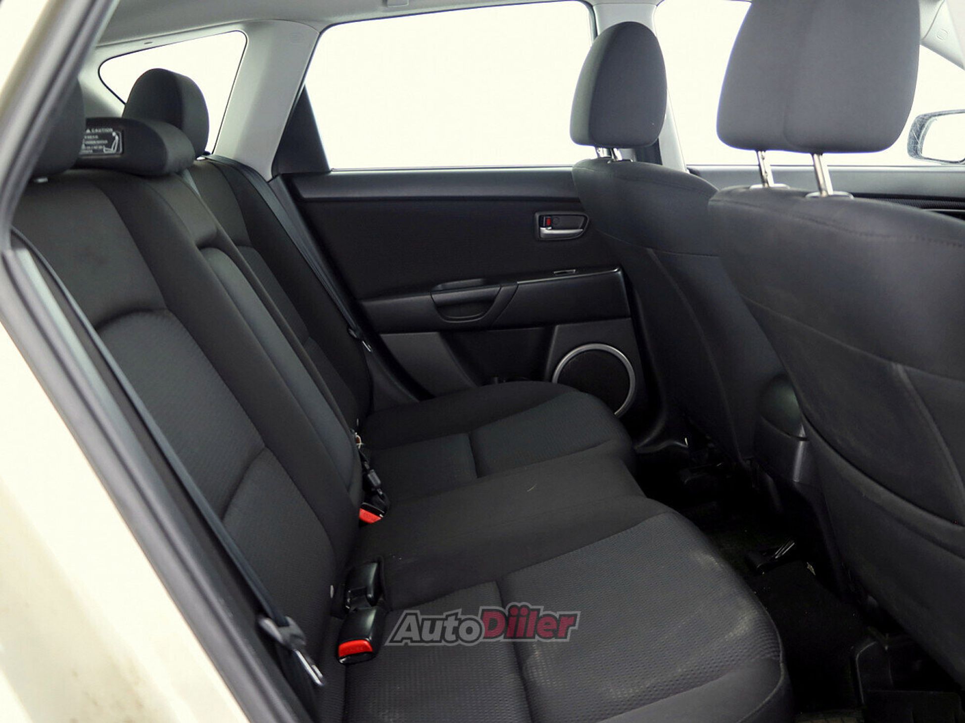 Mazda 3 1.6 77kW 2007, kuva 7/8