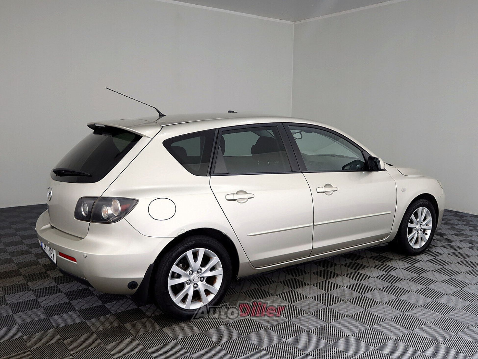Mazda 3 1.6 77kW 2007, kuva 3/8