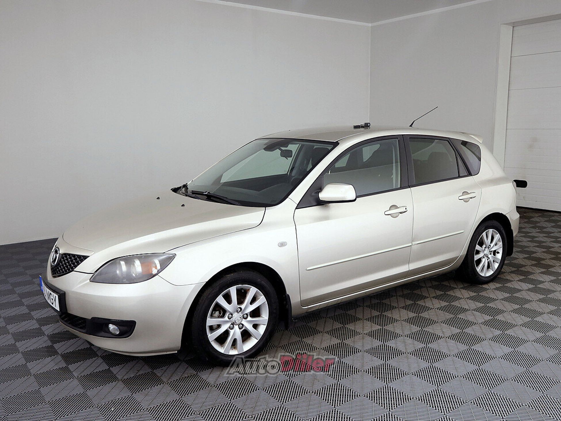 Mazda 3 1.6 77kW 2007, kuva 2/8