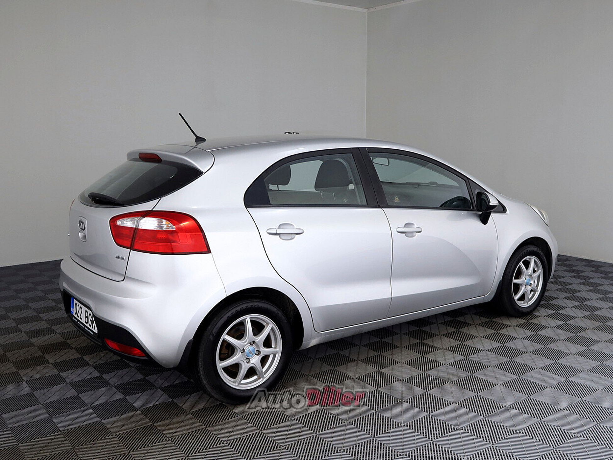 Kia Rio 1.1 55kW 2012, kuva 3/7
