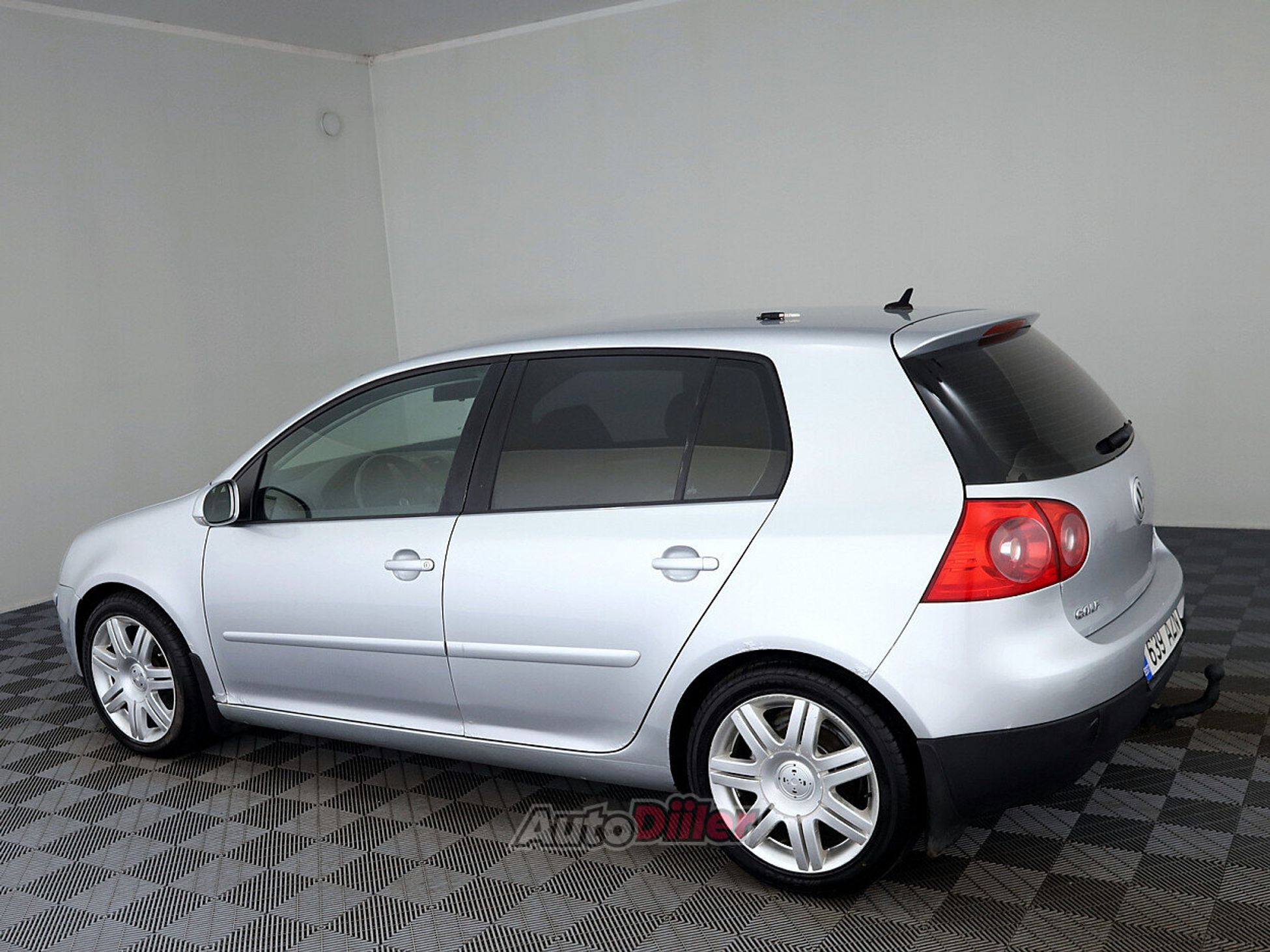 Volkswagen Golf 1.9 77kW 2005, kuva 4/7