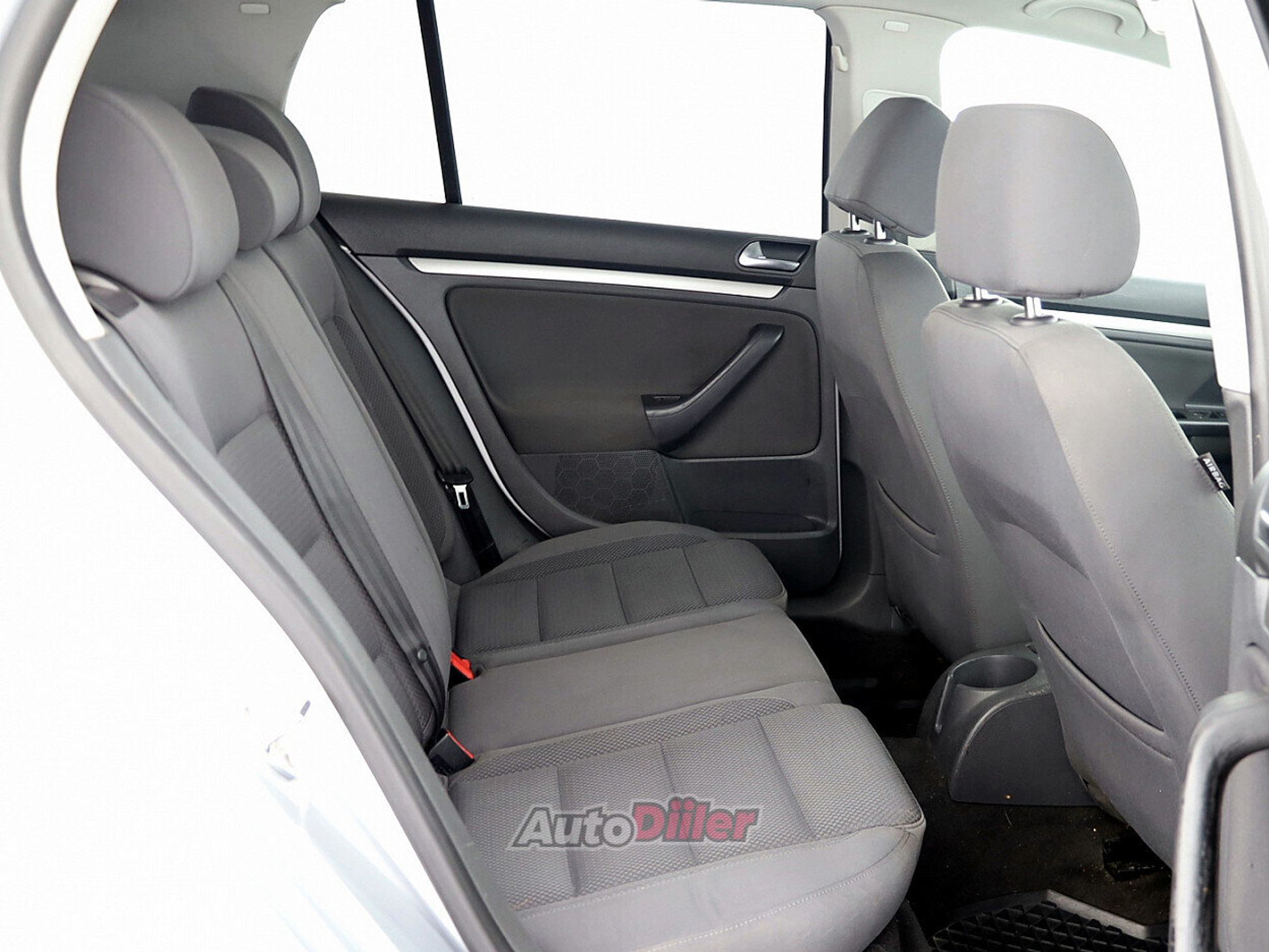 Volkswagen Golf 1.9 77kW 2005, kuva 7/7