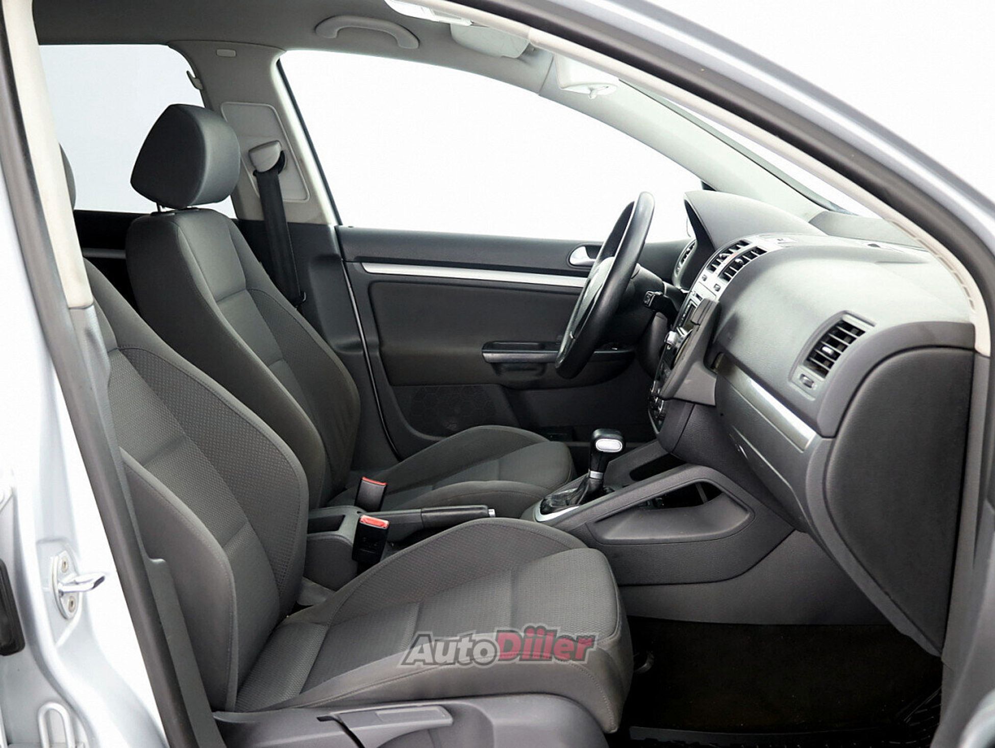Volkswagen Golf 1.9 77kW 2005, kuva 6/7