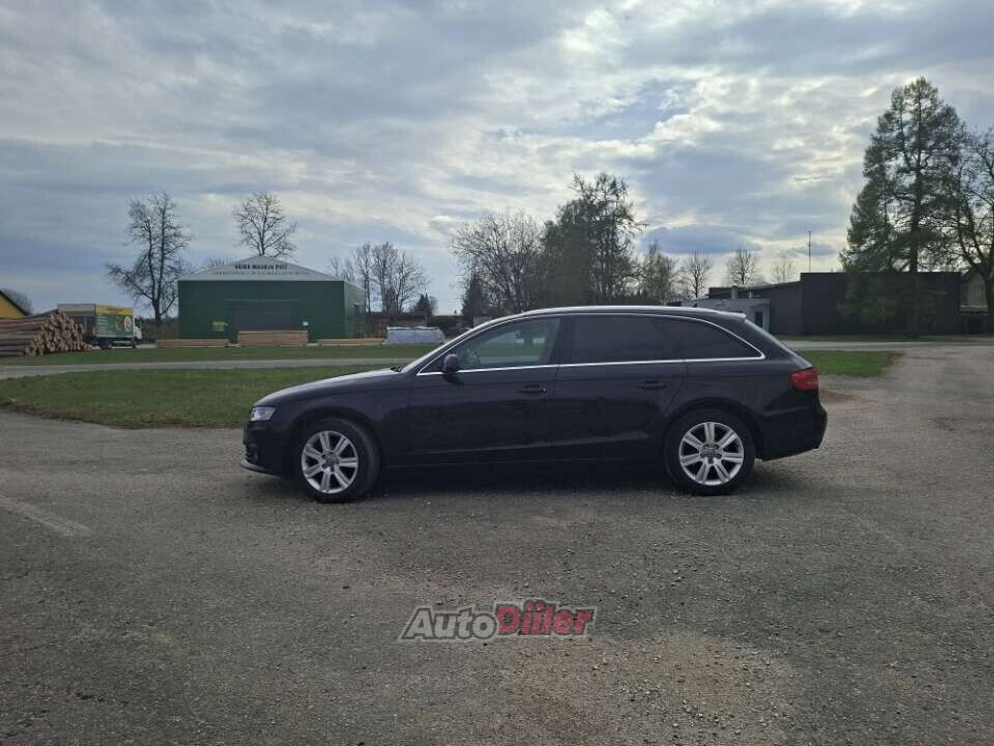 Audi A4 2.0 105kW 2010, kuva 4/10