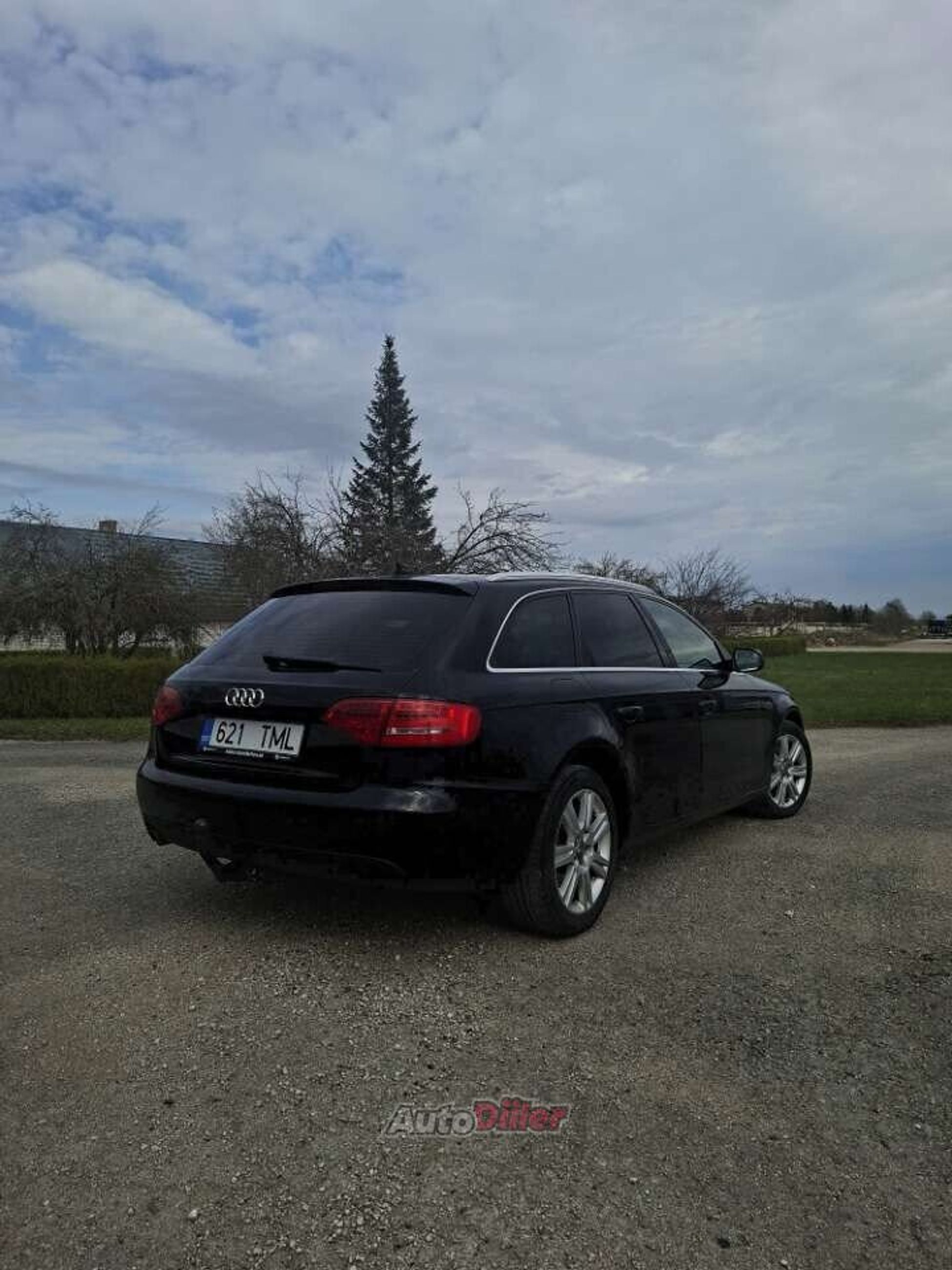 Audi A4 2.0 105kW 2010, kuva 7/10