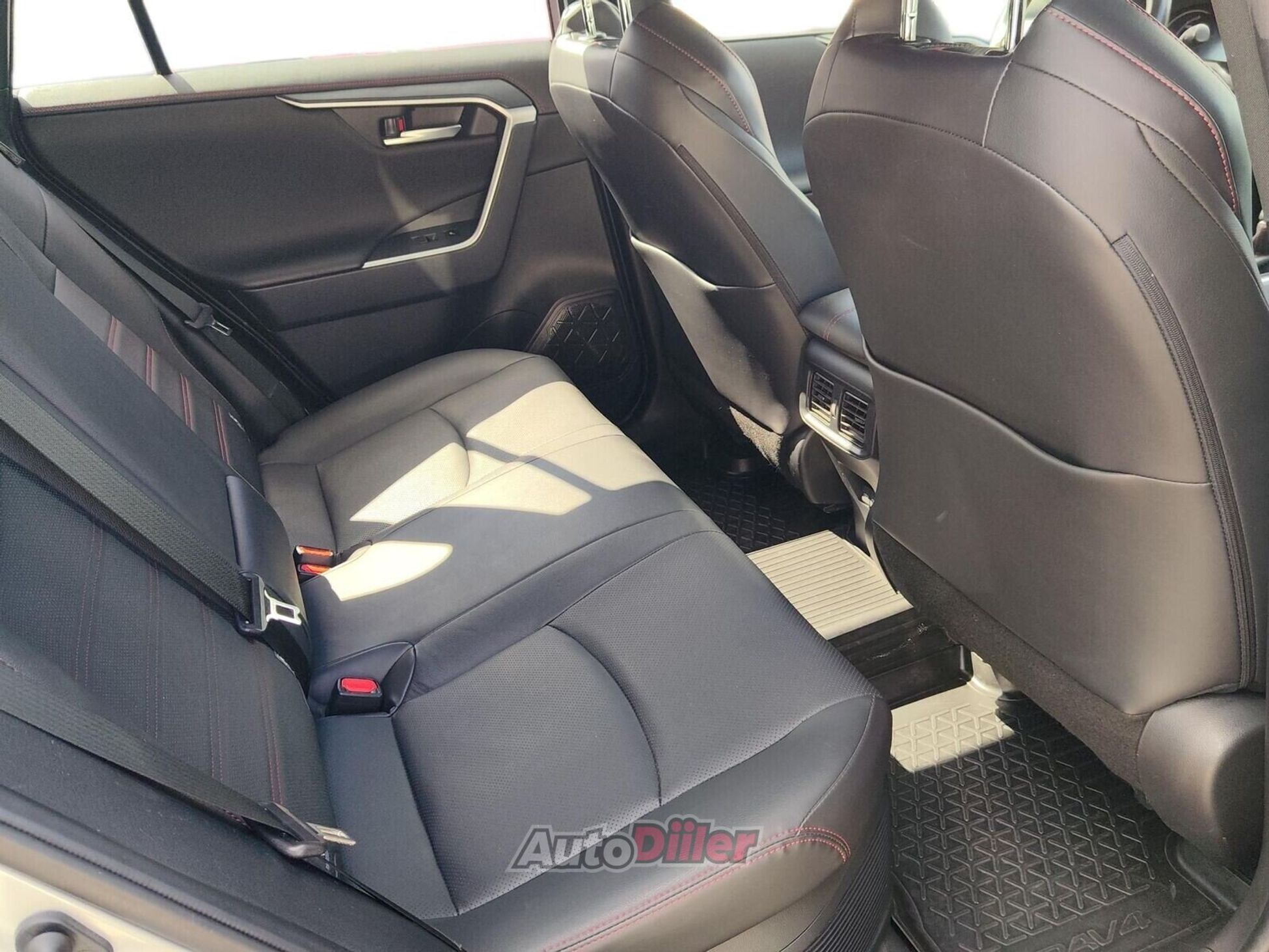 Toyota RAV4 Premium 2.5 136kW 2022, kuva 7/10