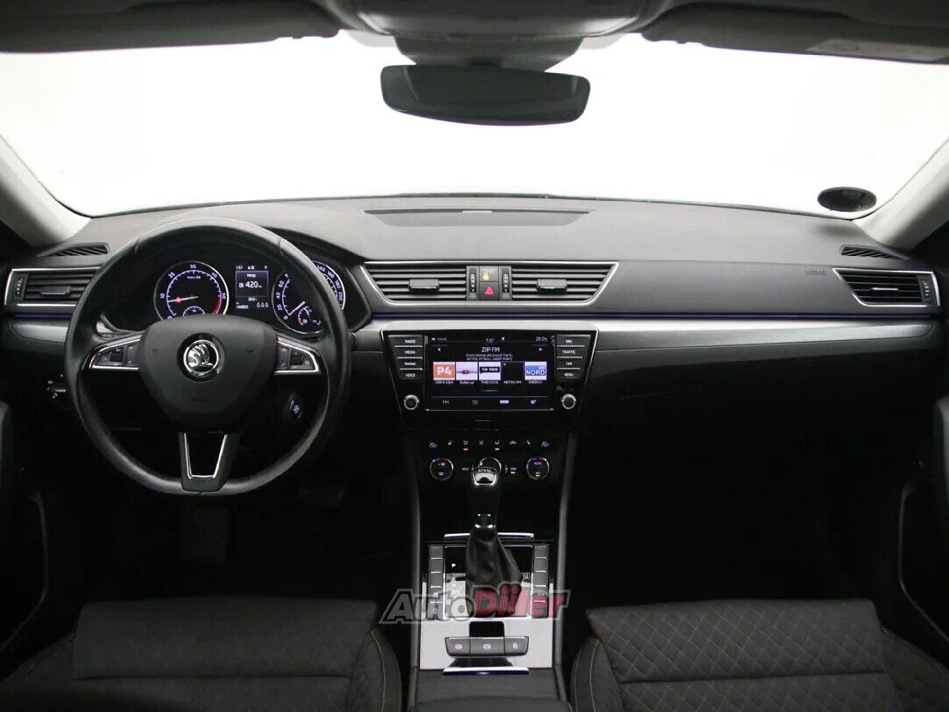 Skoda Superb Style 2.0 110kW 2017, kuva 2/10