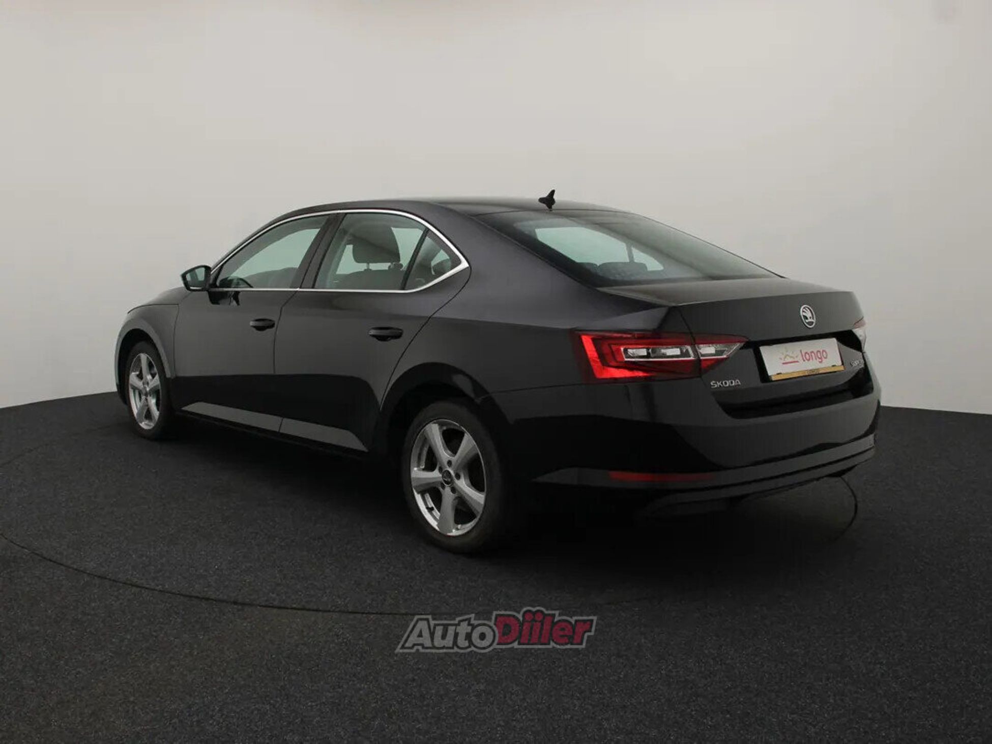 Skoda Superb Style 2.0 110kW 2017, kuva 7/10