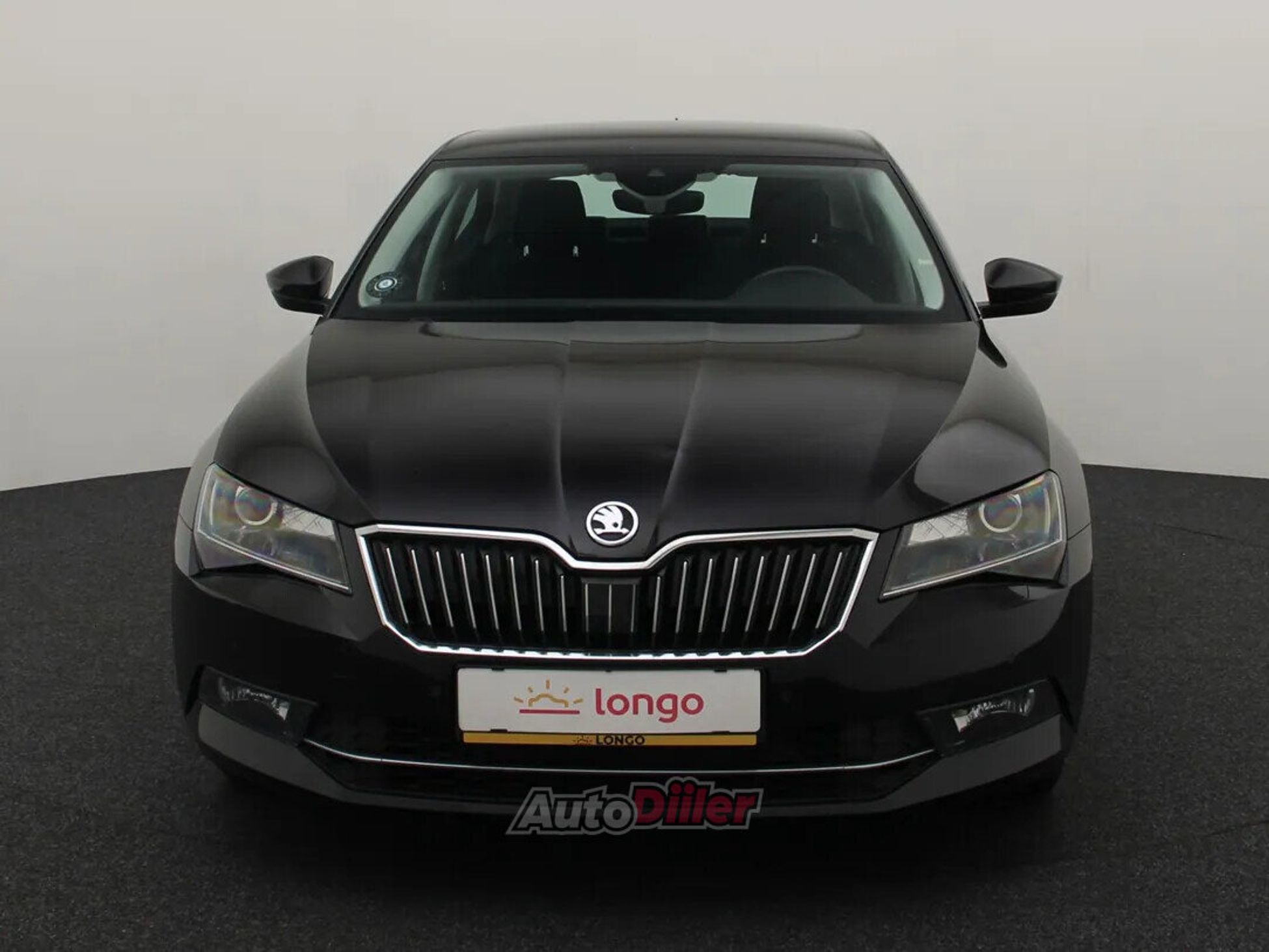 Skoda Superb Style 2.0 110kW 2017, kuva 3/10