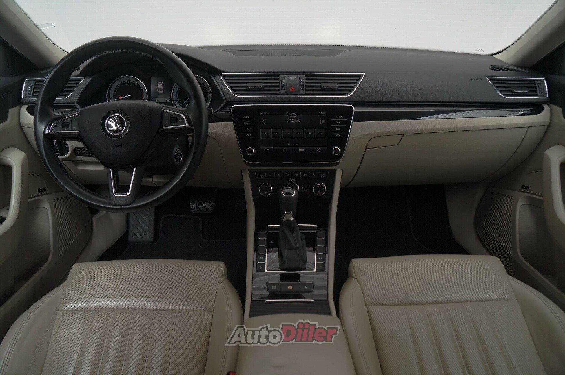 Skoda Superb 2017, kuva 7/10