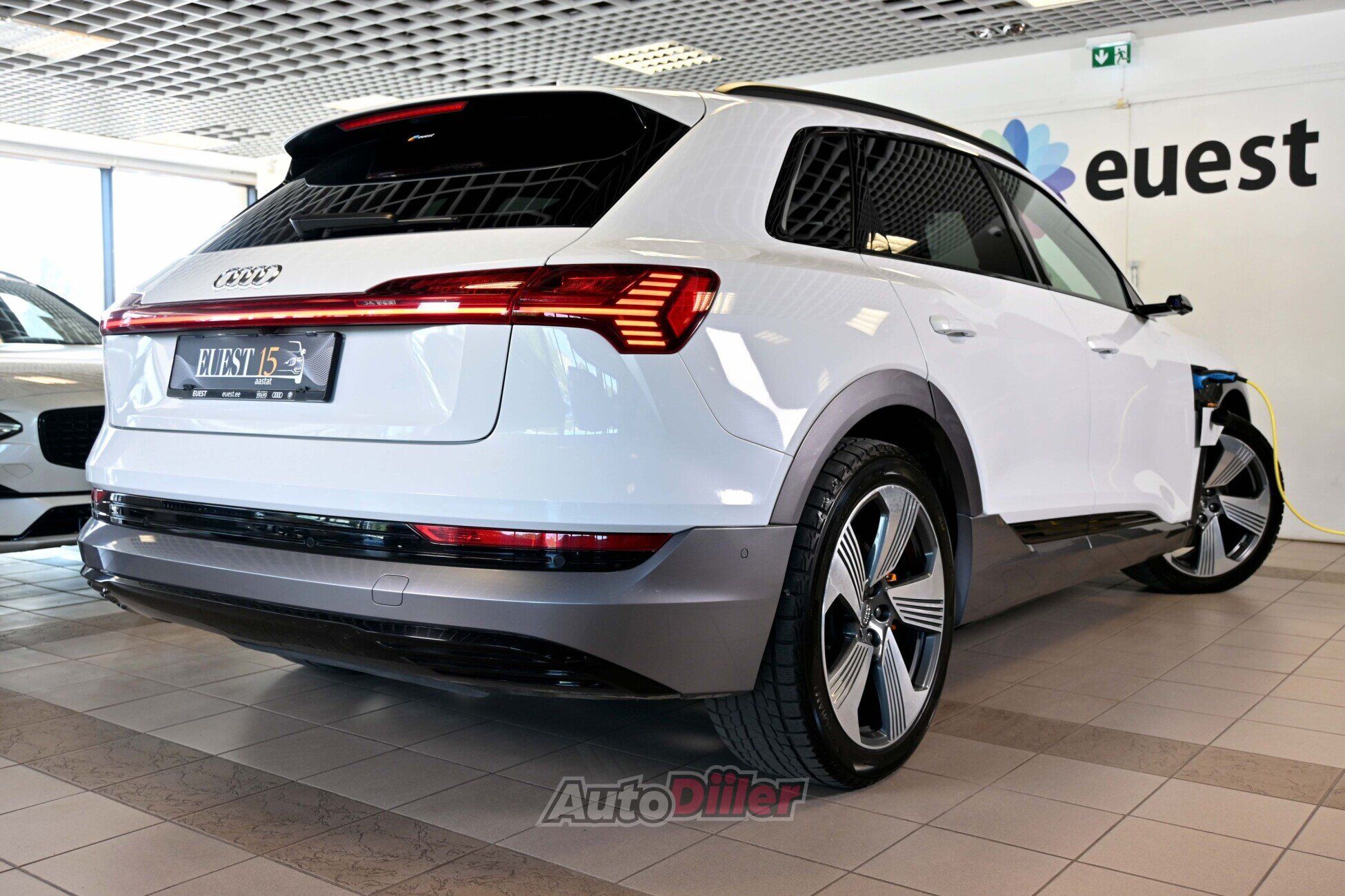 Audi e-tron 2020, photo 2/10