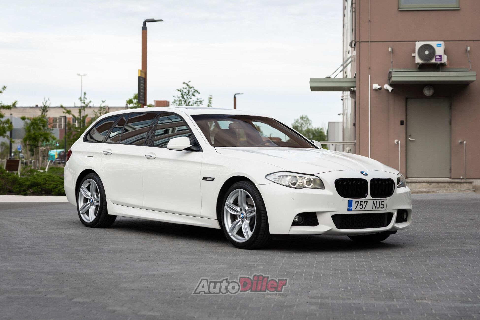 BMW 530 M-Pakett 3.0 190kW 2011, photo 4/10