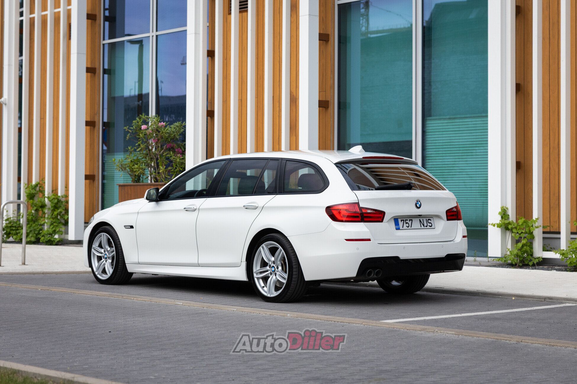 BMW 530 M-Pakett 3.0 190kW 2011, photo 3/10
