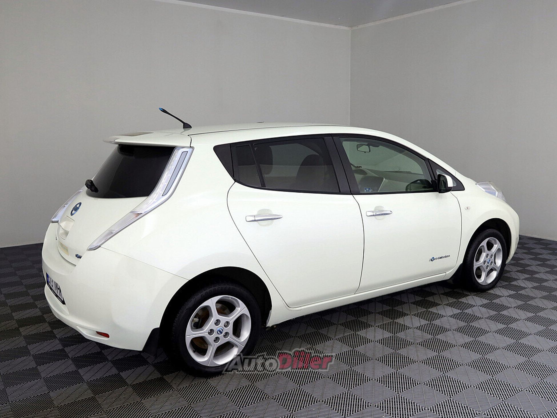 Nissan Leaf 80kW 2012, kuva 3/9