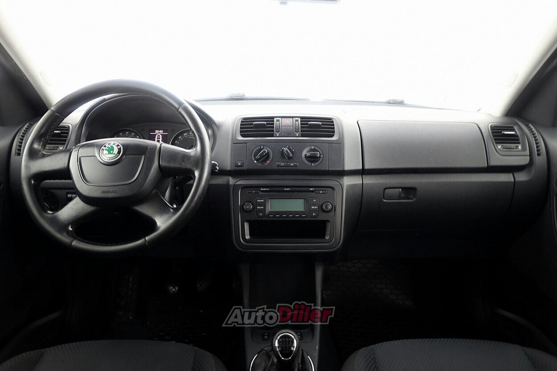 Skoda Roomster 1.6 77kW 2011, kuva 5/7
