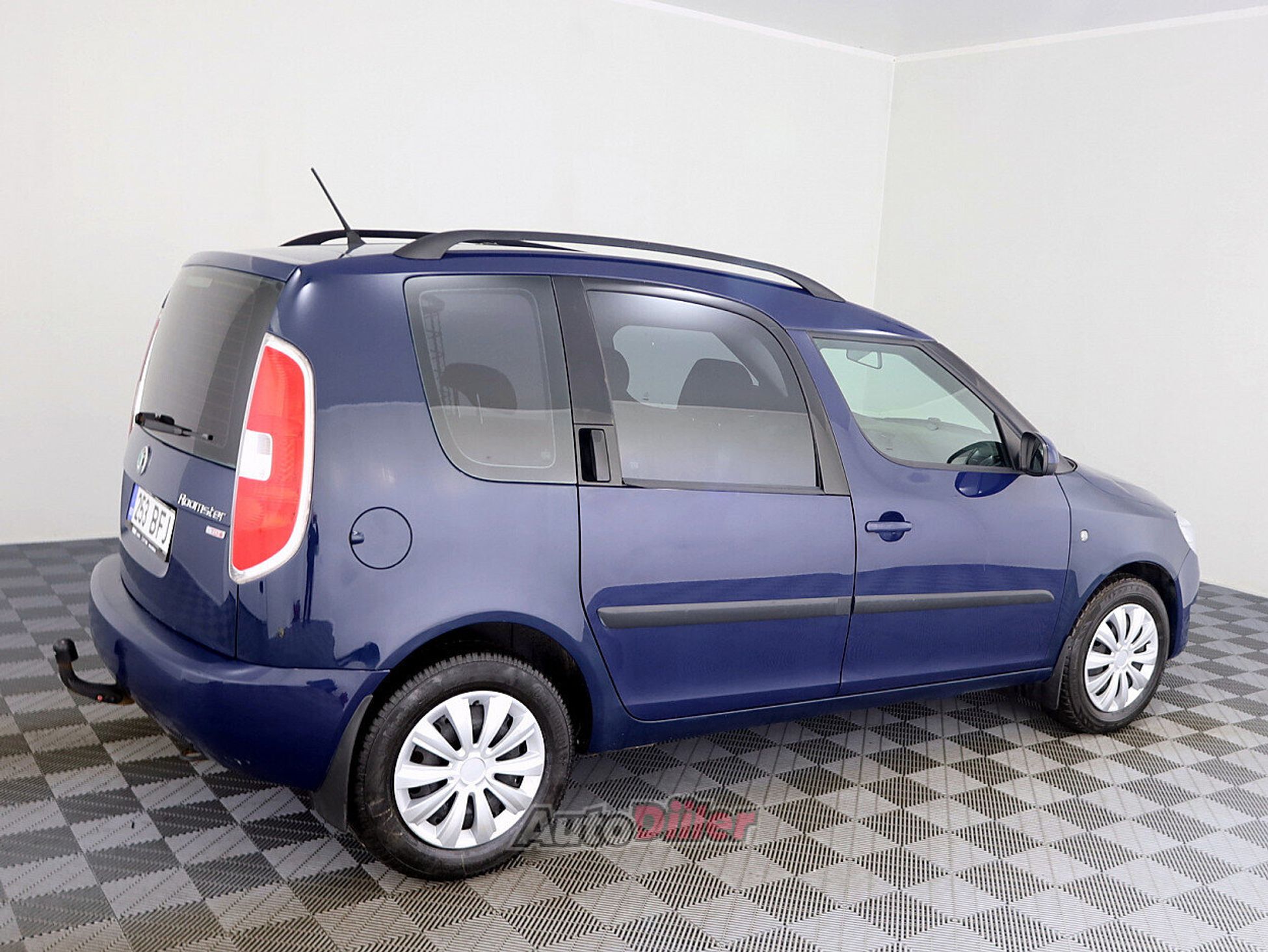 Skoda Roomster 1.6 77kW 2011, kuva 3/7