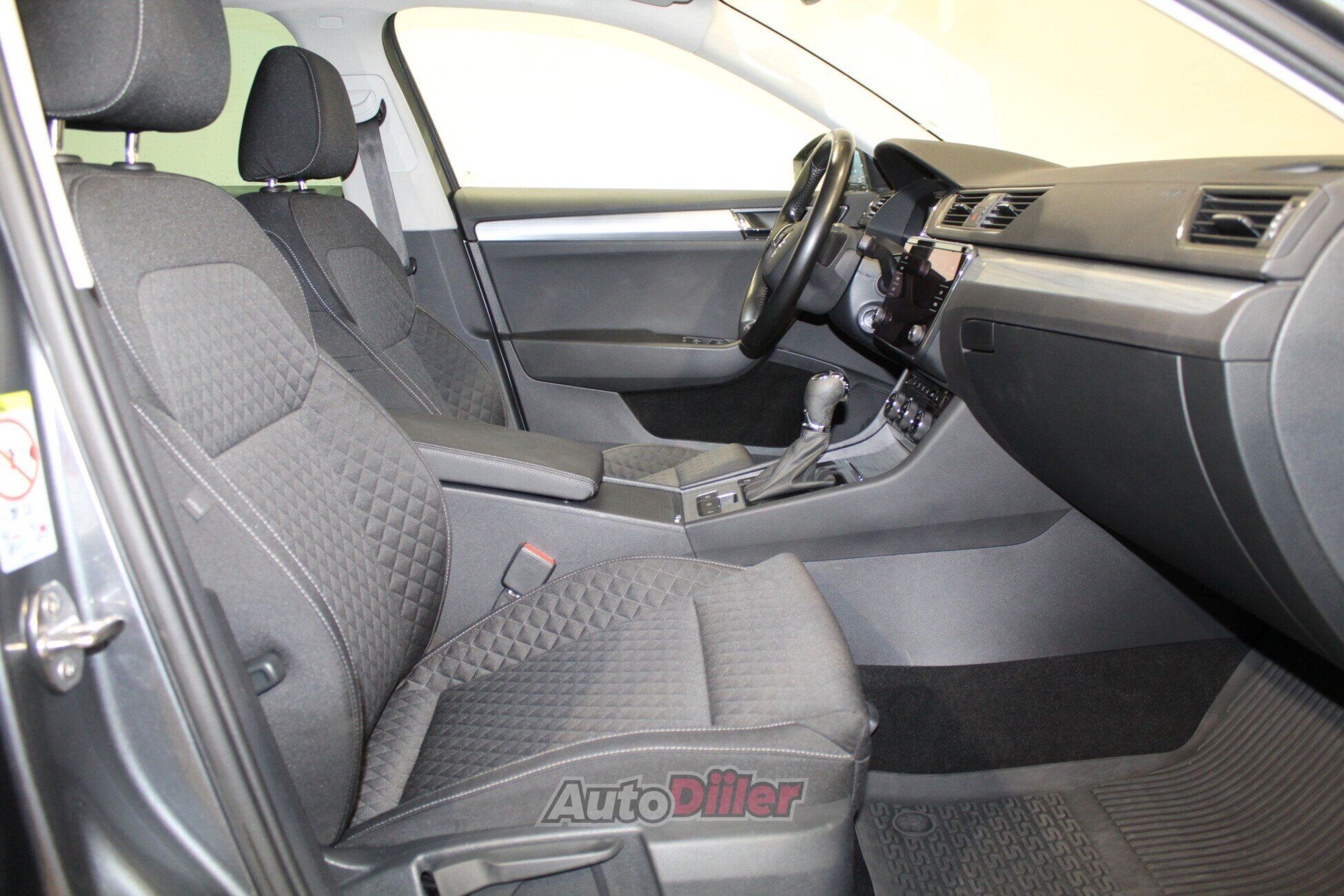 Skoda Superb 2022, kuva 6/10