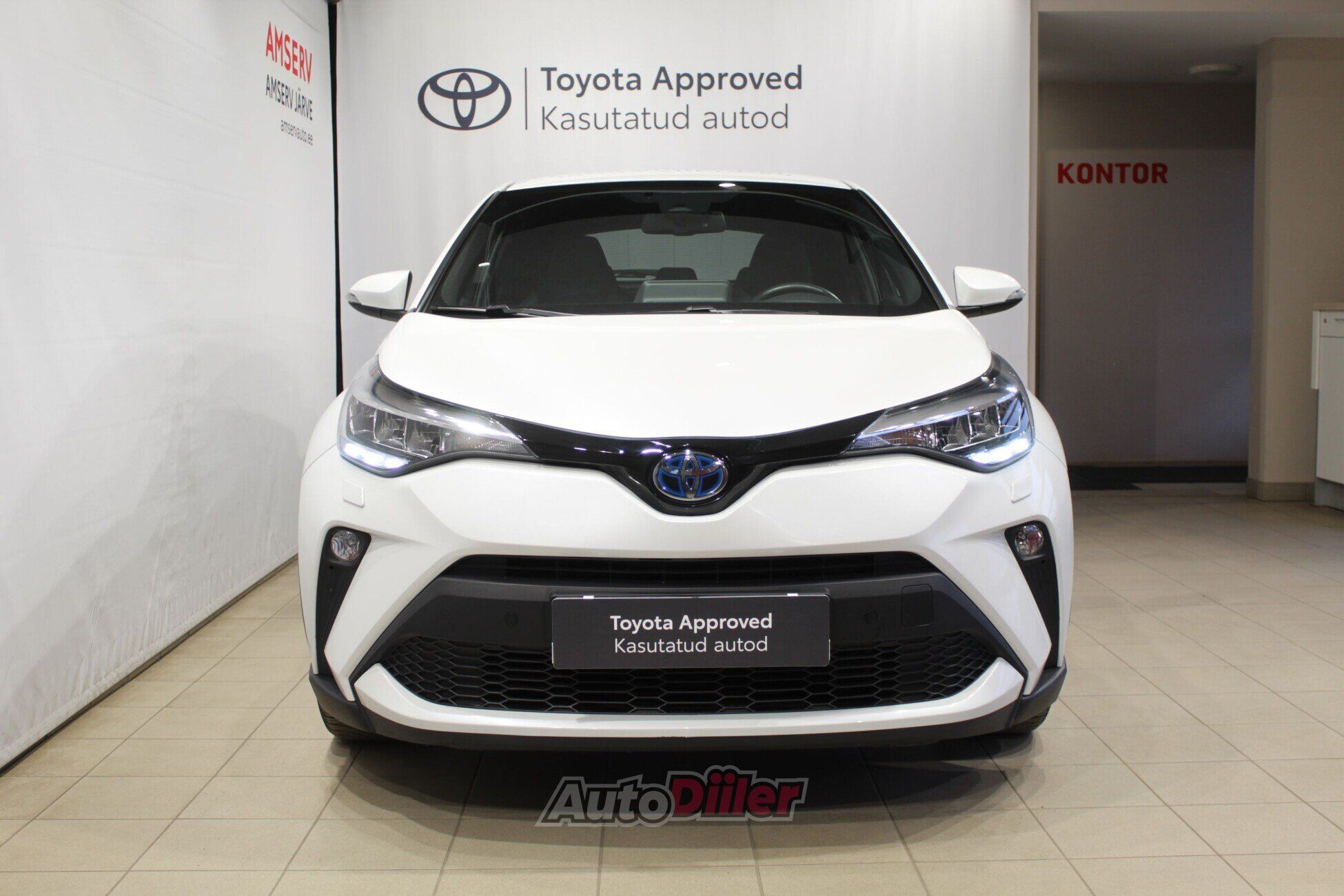 Toyota C-HR Petrol, Automatic 1.8 72kW 2022, photo 5/10