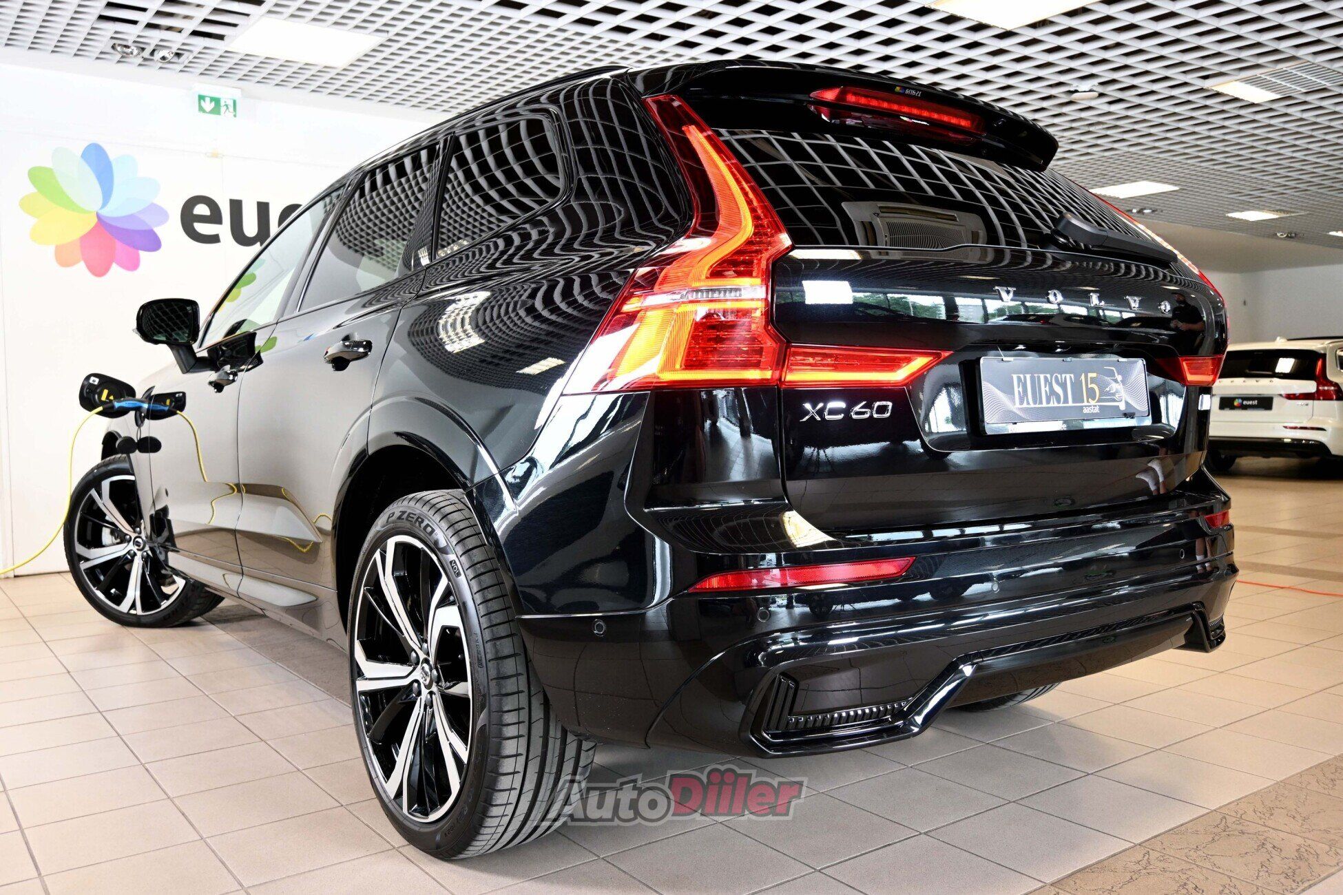 Volvo XC60 2024, photo 3/10