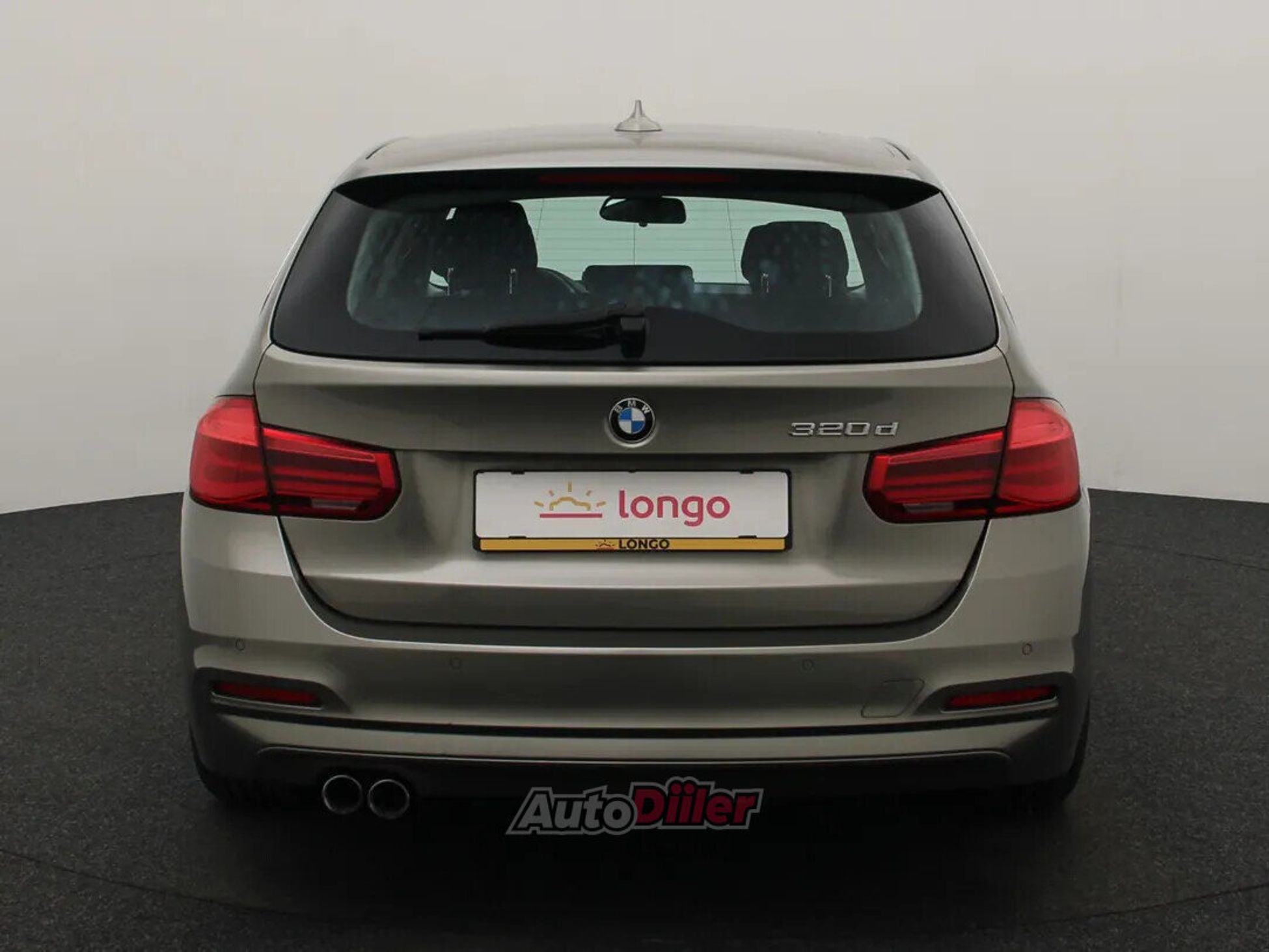BMW 320 Centennial Executive 2.0 120kW 2016, photo 5/10