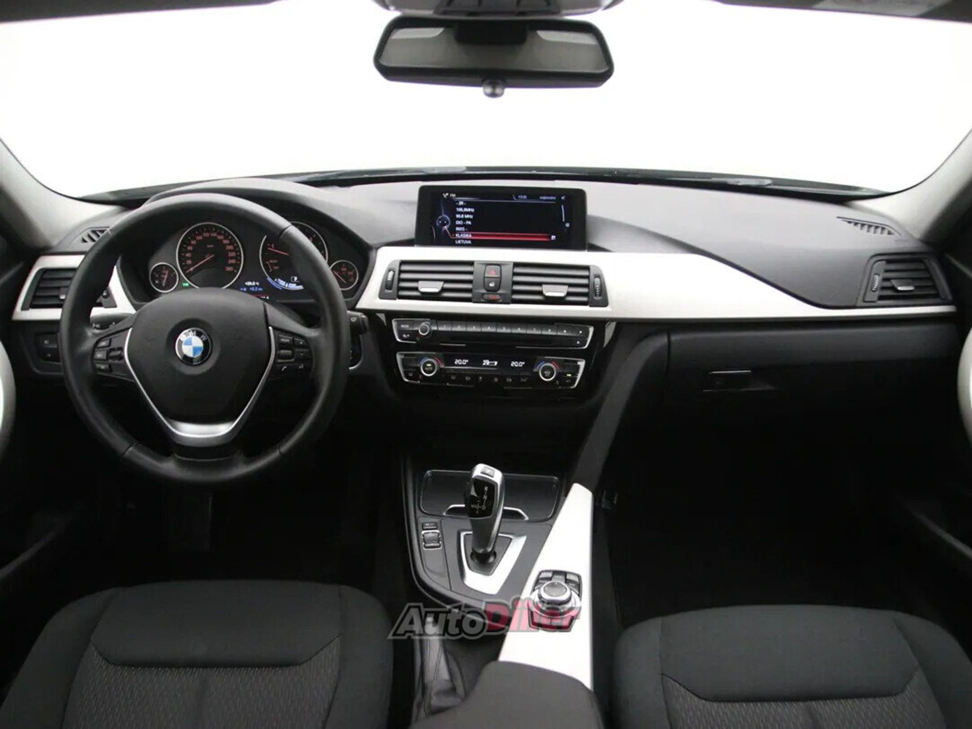 BMW 320 Centennial Executive 2.0 120kW 2016, photo 2/10
